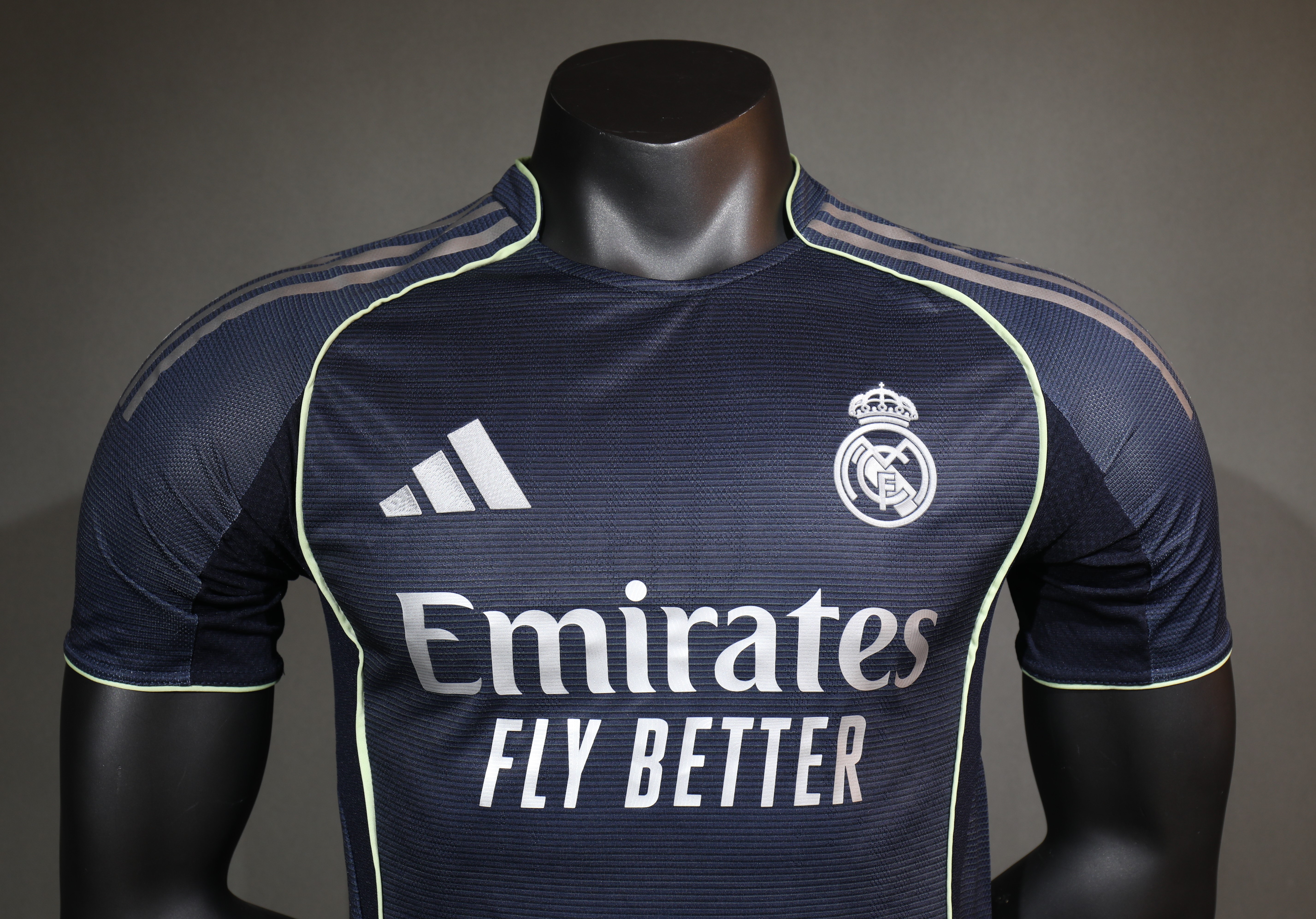 25-26 Real Madrid Away Soccer Jersey Player Version - view 3