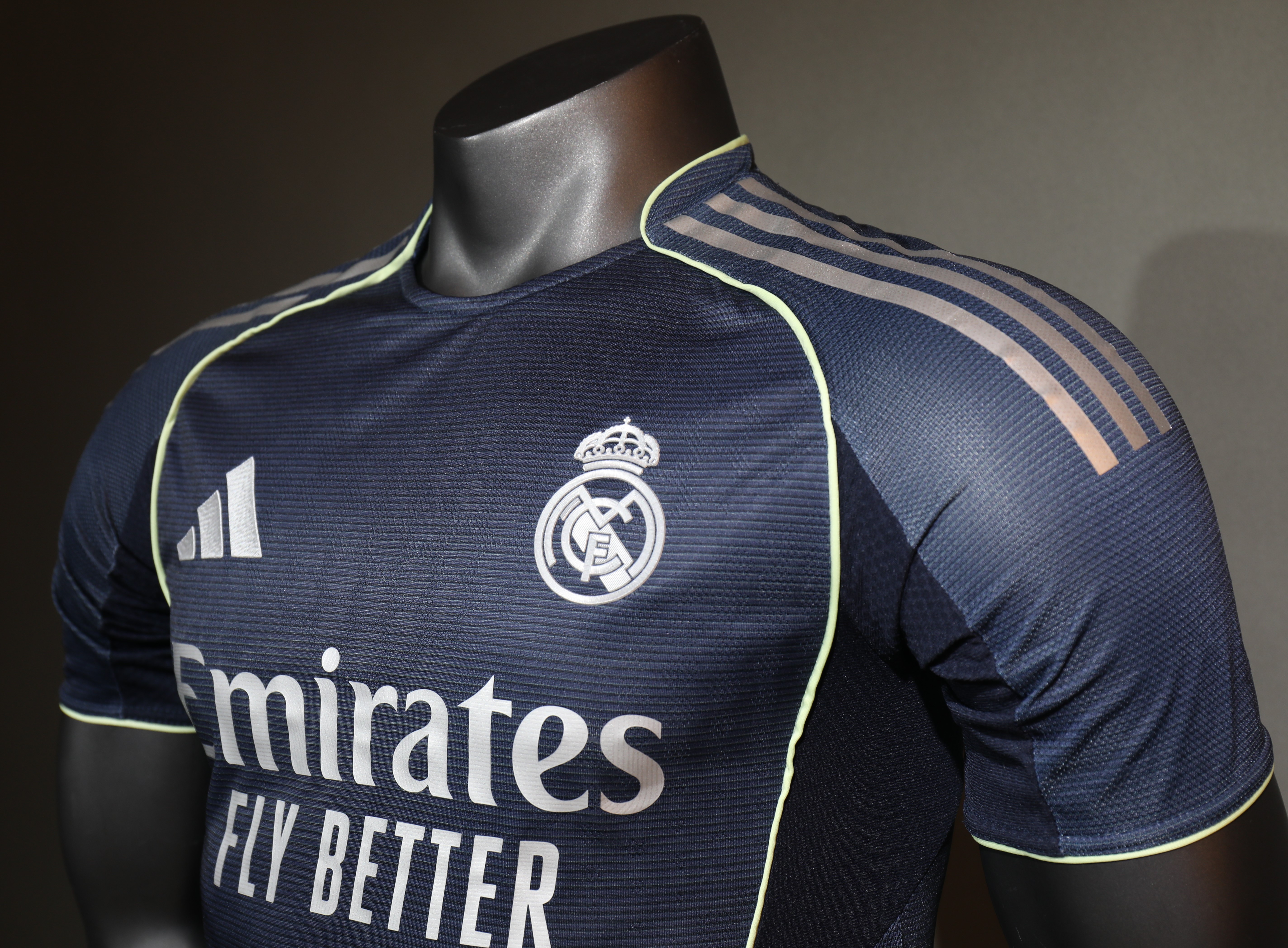 25-26 Real Madrid Away Soccer Jersey Player Version - view 7