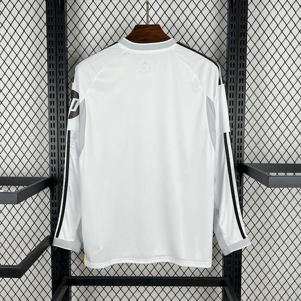 25-26 Real Madrid Home Soccer Jersey Long Sleeve - view 3