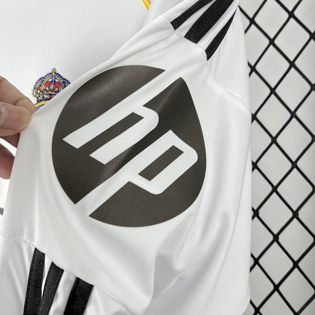 25-26 Real Madrid Home Soccer Jersey Long Sleeve - view 4