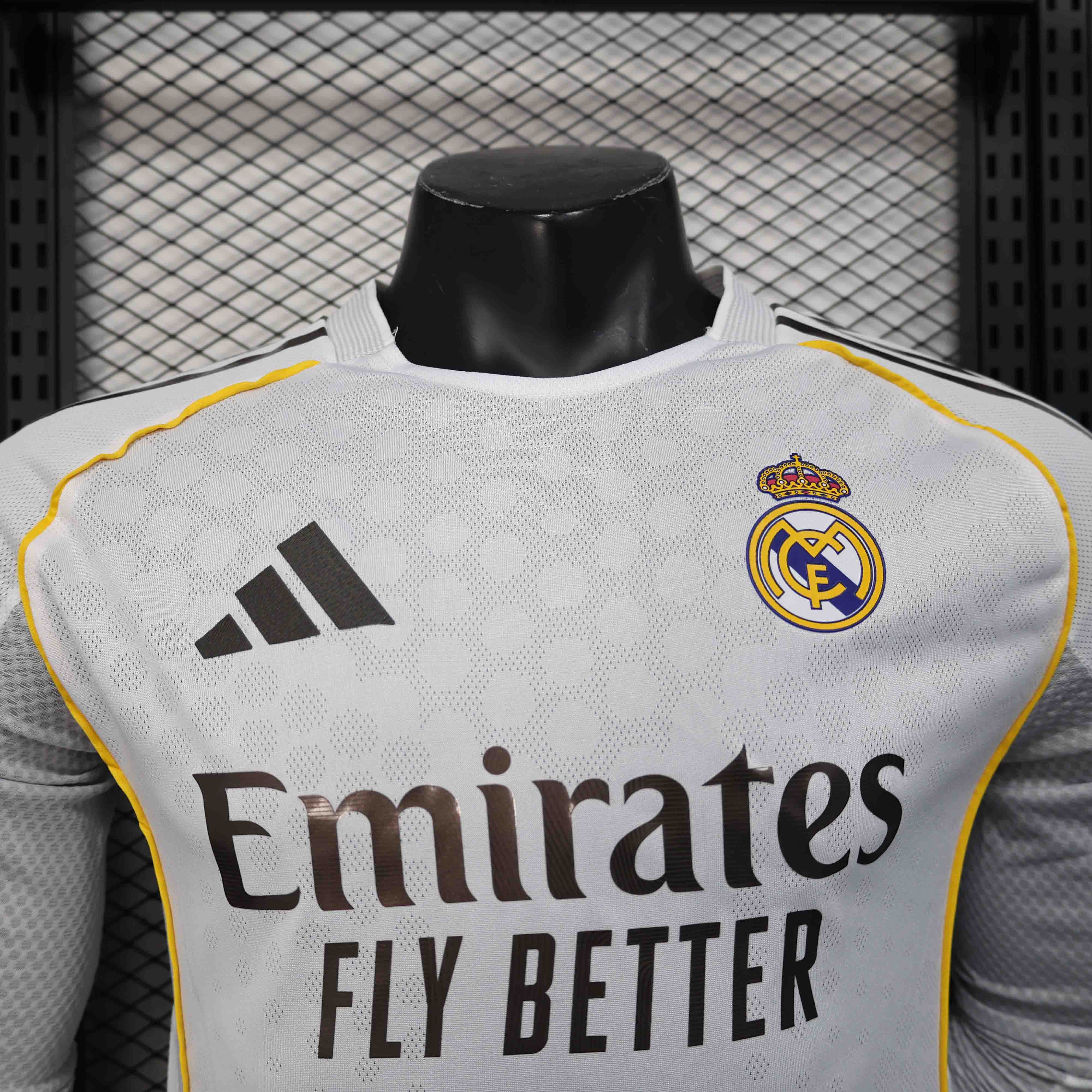 25-26 Real Madrid Home Soccer Jersey Player Version Long Sleeve - view 4