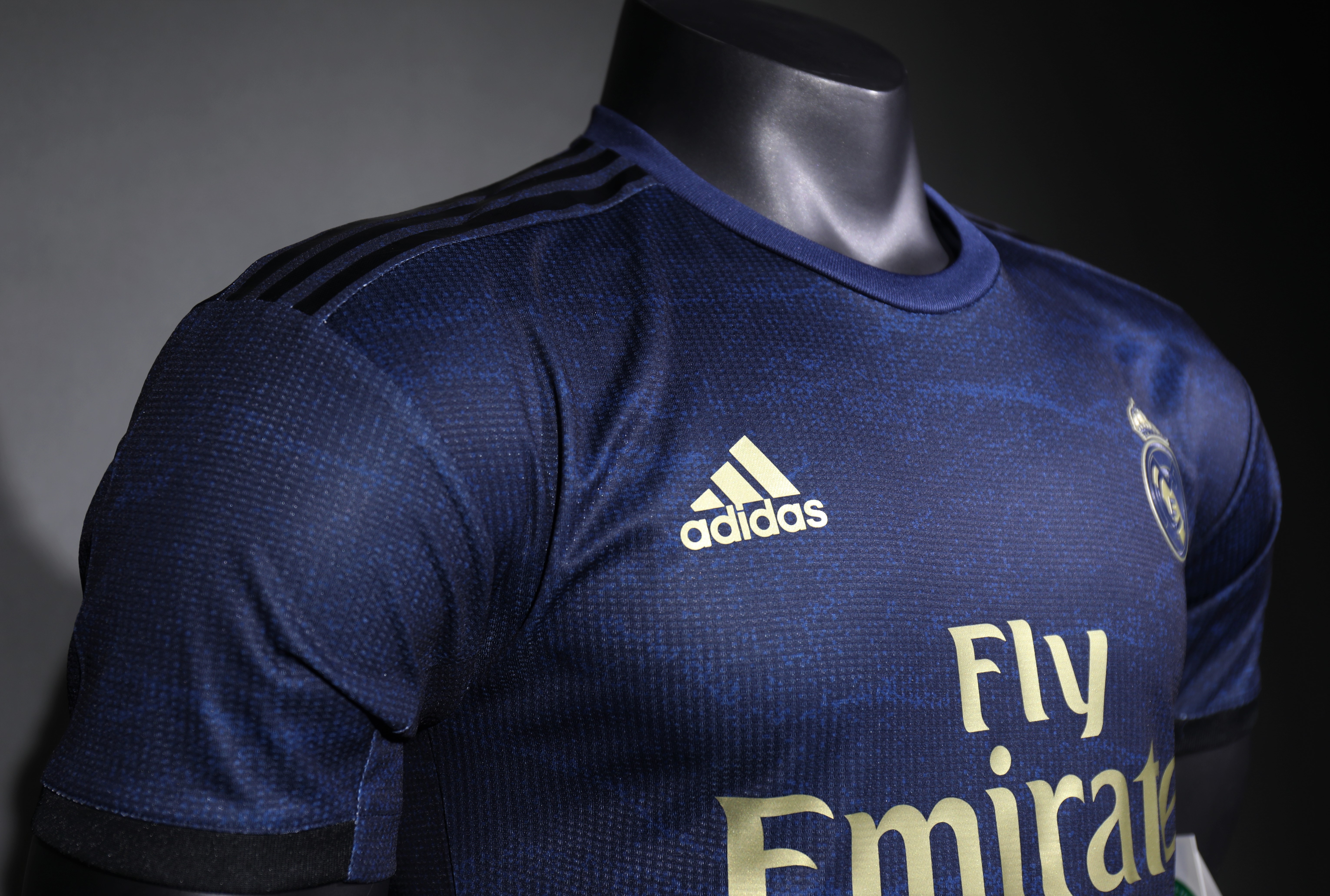 19-20 Real Madrid Away Retro Jersey Player version - view 8
