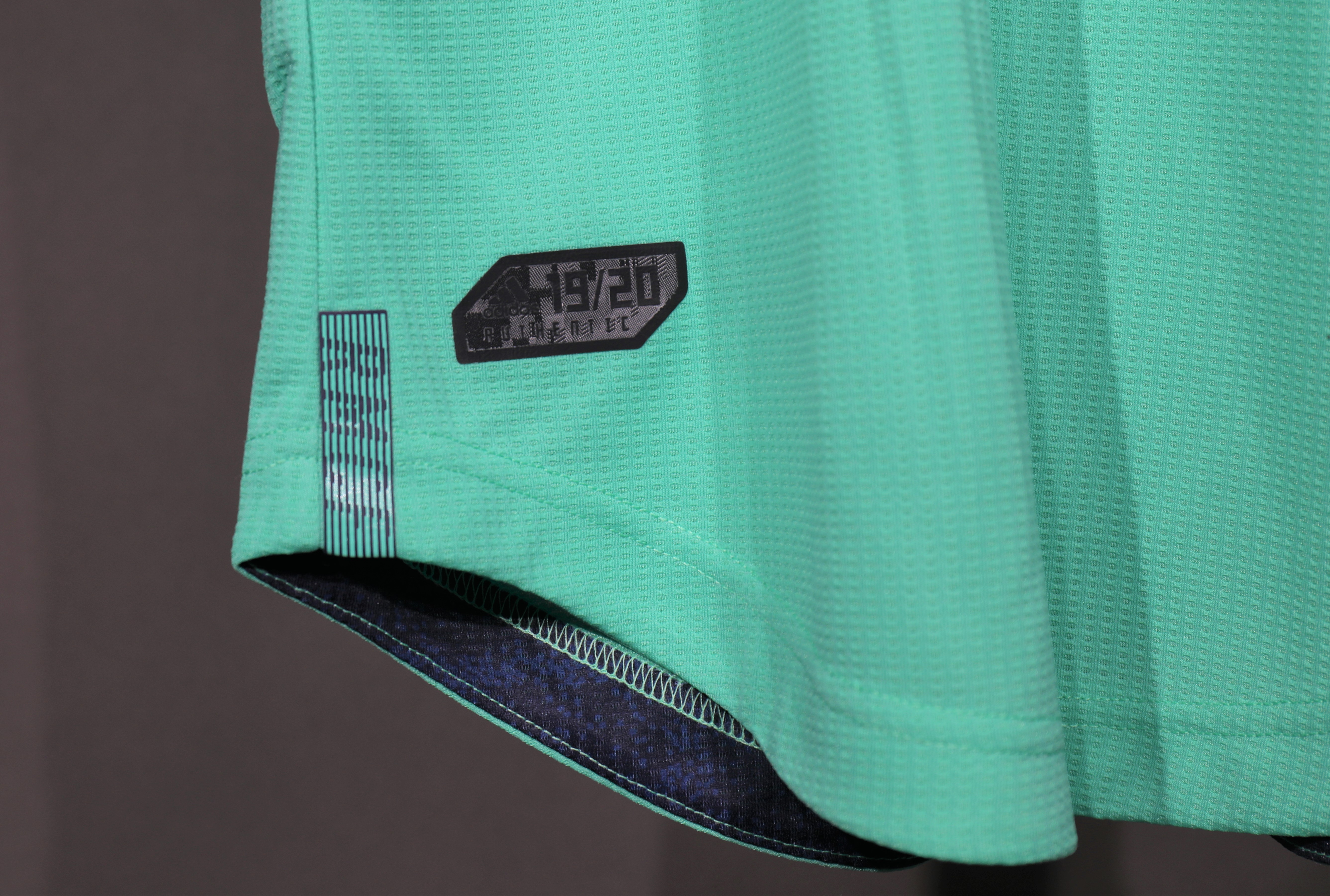 19-20 Real Madrid Second Away Retro Jersey Player version - view 11