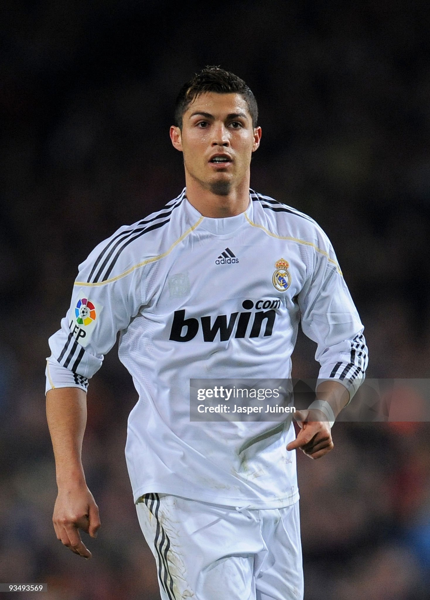2009/10 Real Madrid Home Retro Jersey Player Edition Long Sleeve - view 5