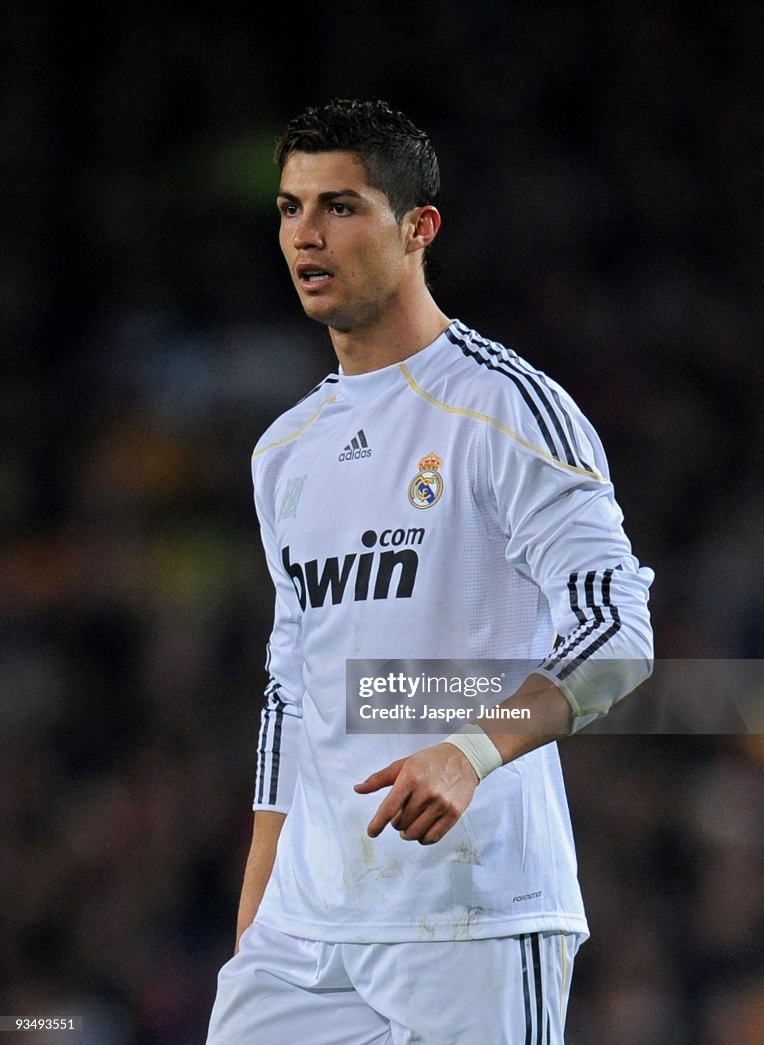 2009/10 Real Madrid Home Retro Jersey Player Edition Long Sleeve - view 7