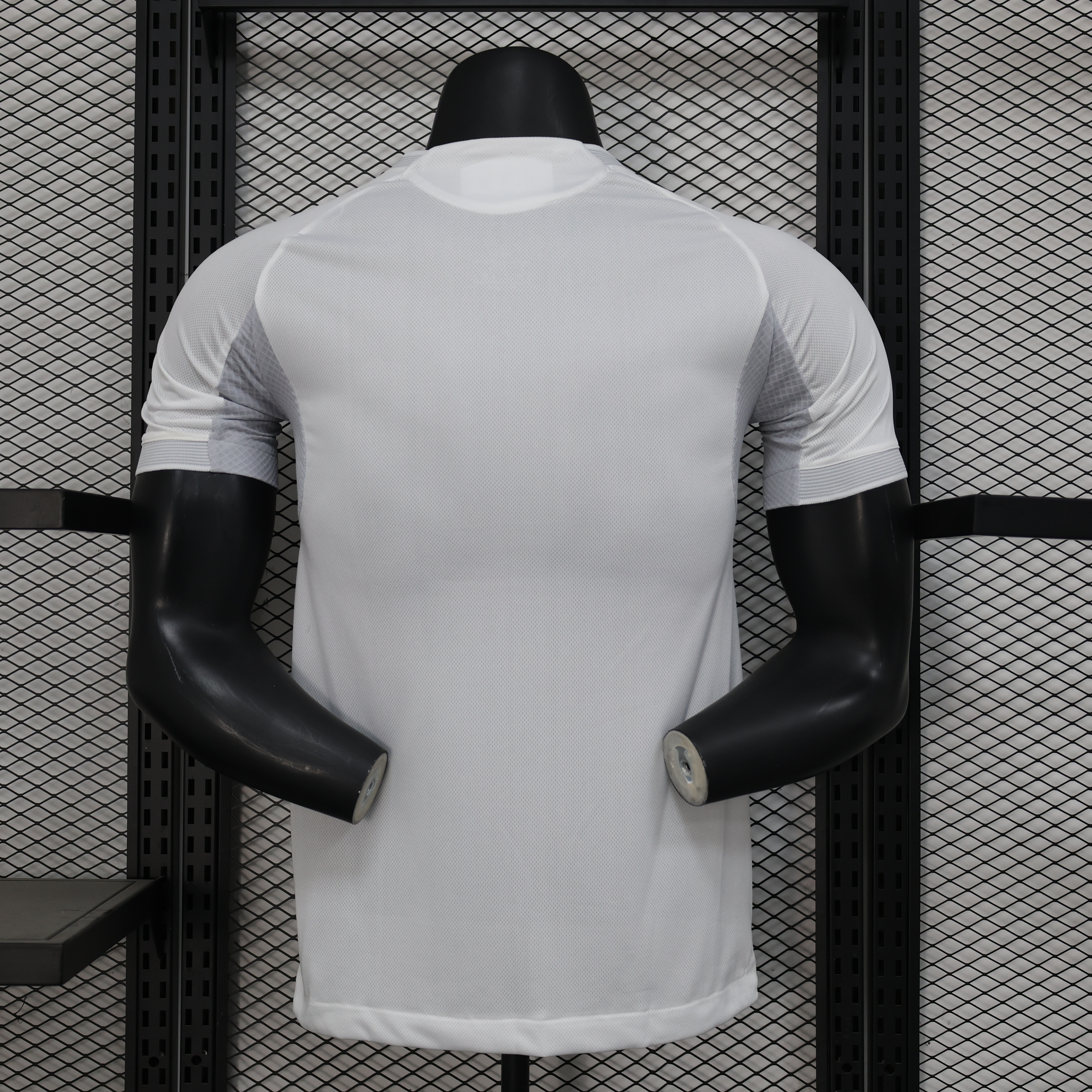 25-26 Real Madrid Home Soccer Jersey Player Version - view 3