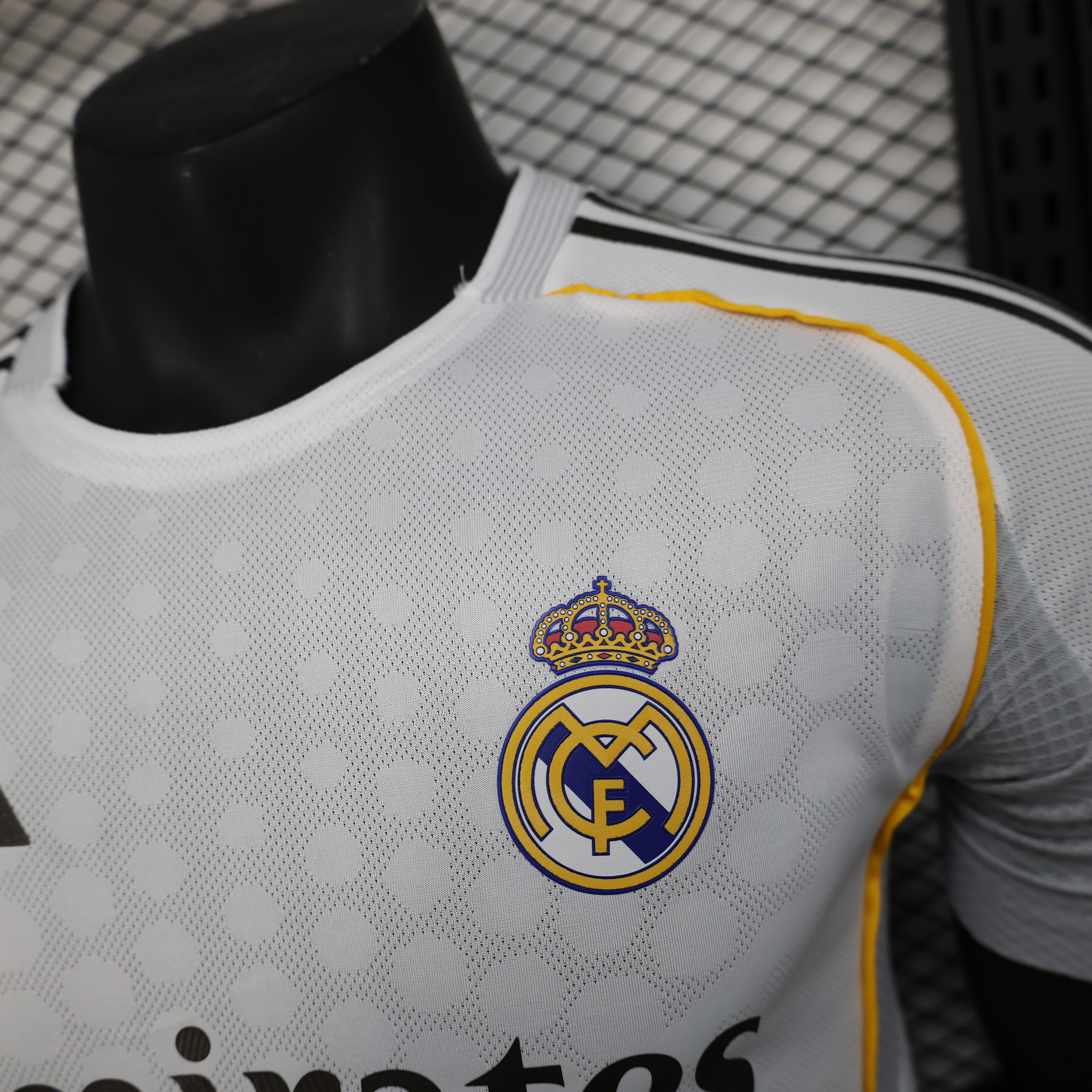 25-26 Real Madrid Home Soccer Jersey Player Version - view 10