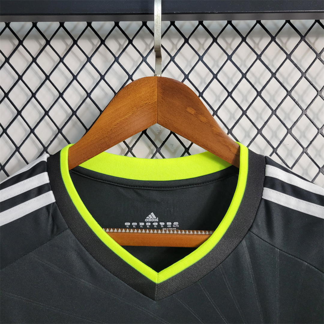 2010/11 Real Madrid Away Retro Jersey - view 6