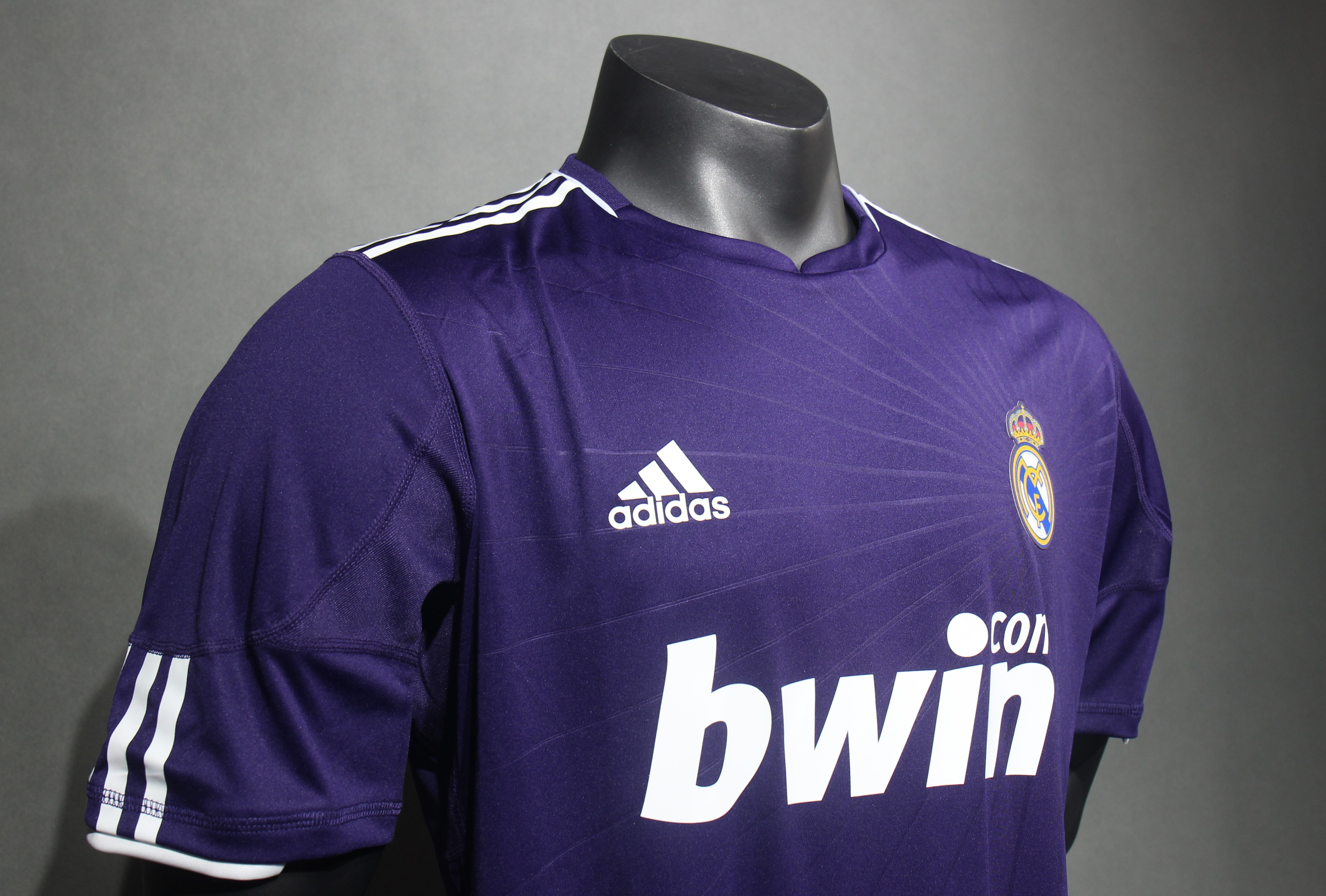 2010/11 Real Madrid Third Away Retro Jersey Player Version - view 4