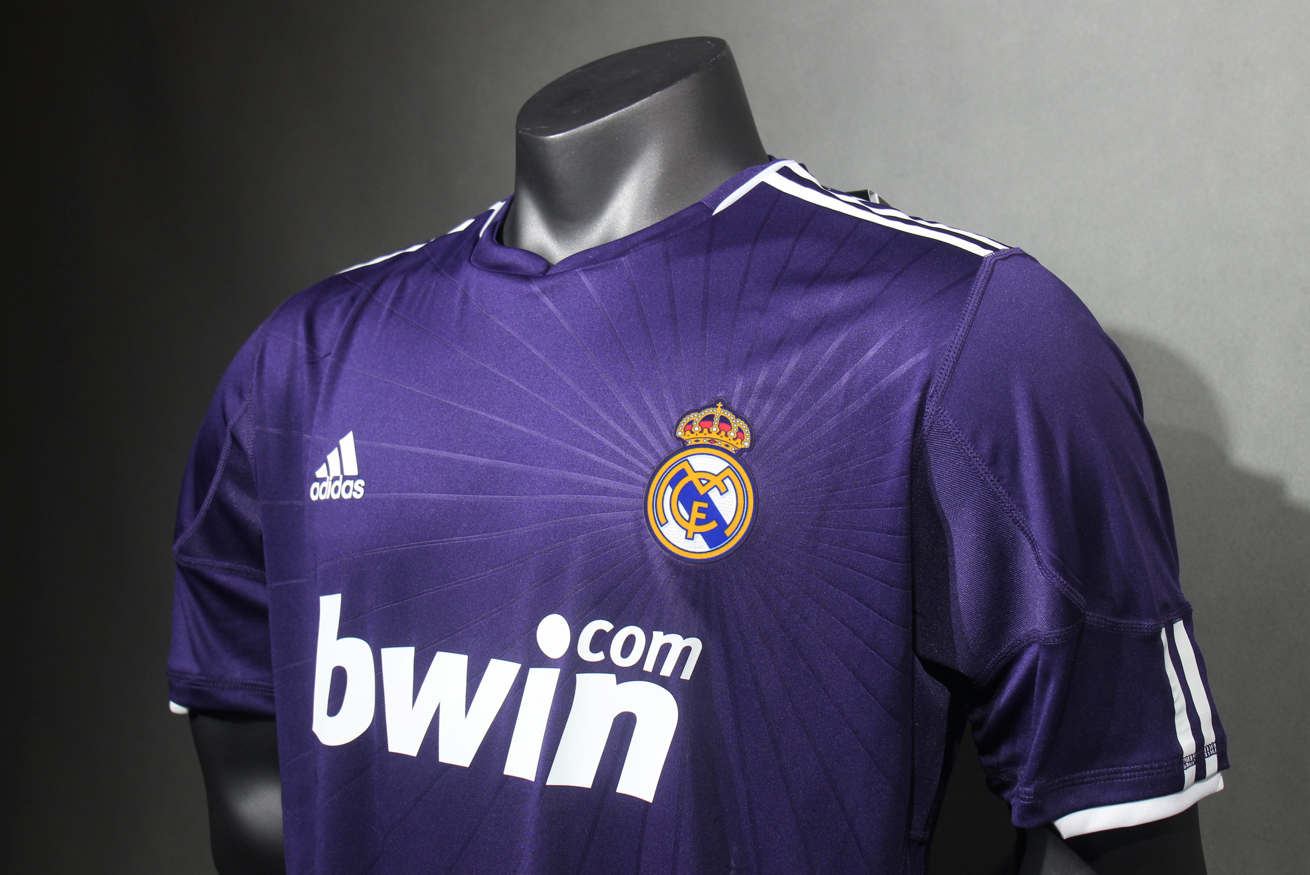 2010/11 Real Madrid Third Away Retro Jersey Player Version - view 6