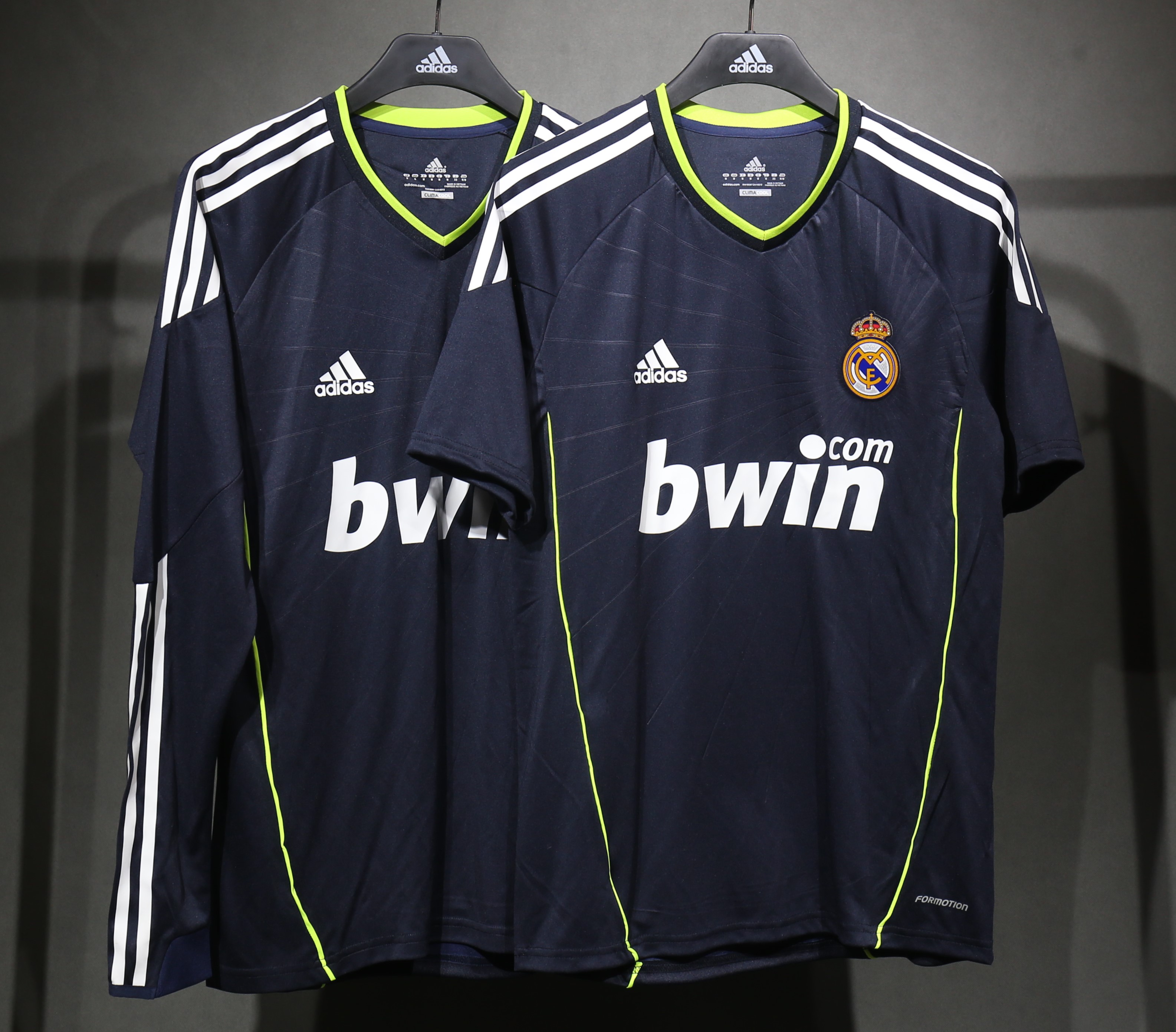2010/11 Real Madrid Away Retro Jersey Player Version Long Sleeve - view 5