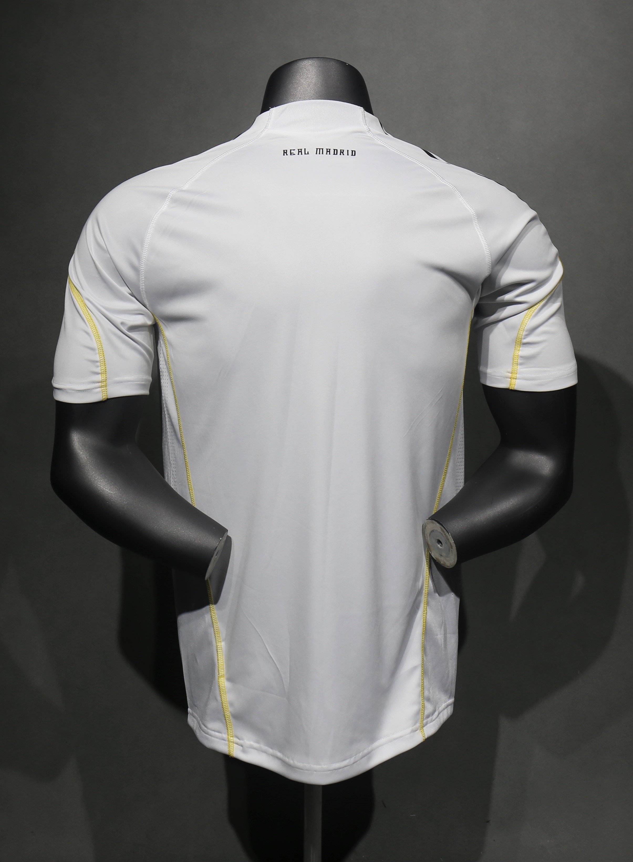 2009/10 Real Madrid Home Retro Jersey Player Edition - view 3