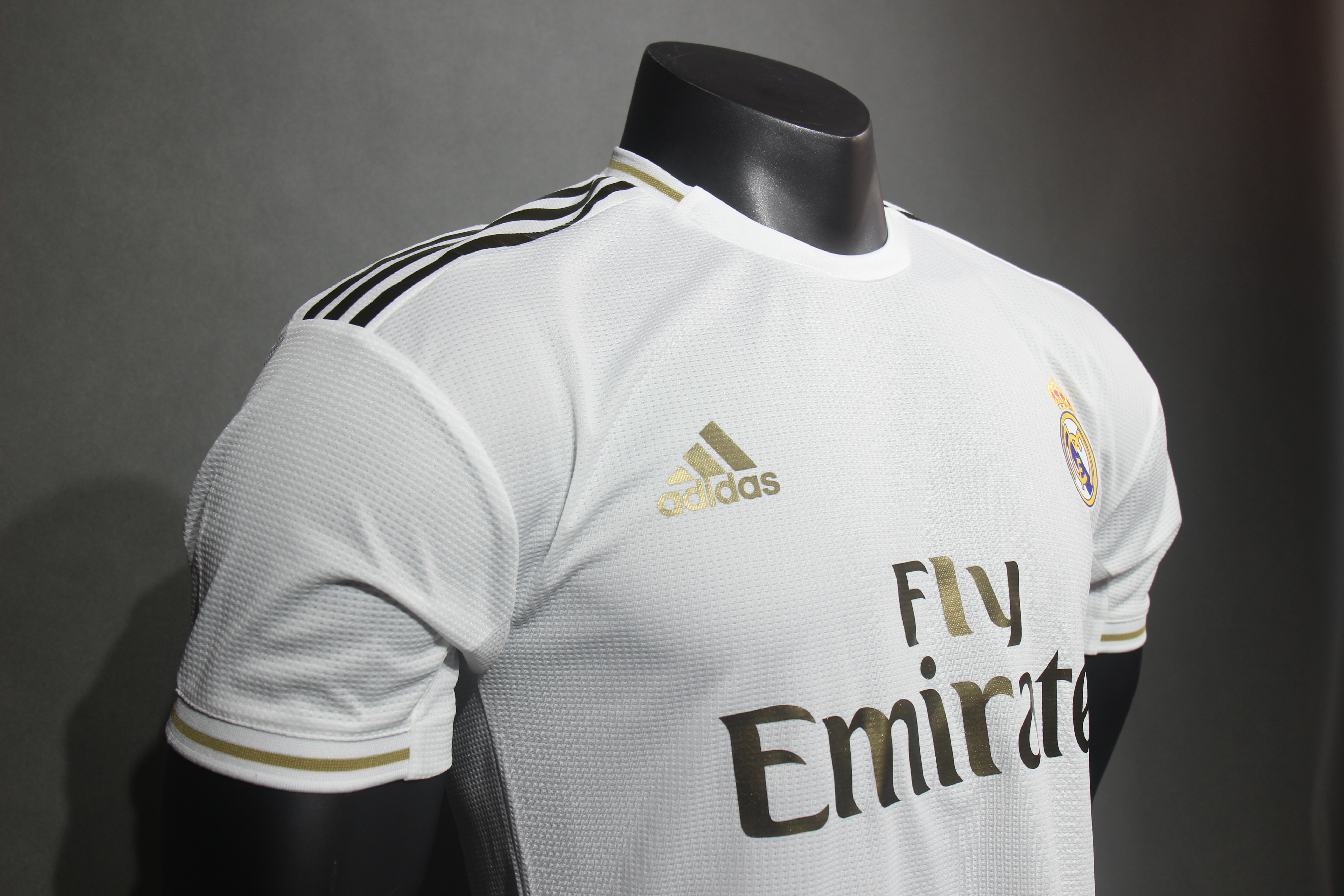 19-20 Real Madrid Home Retro Jersey Player version - view 3