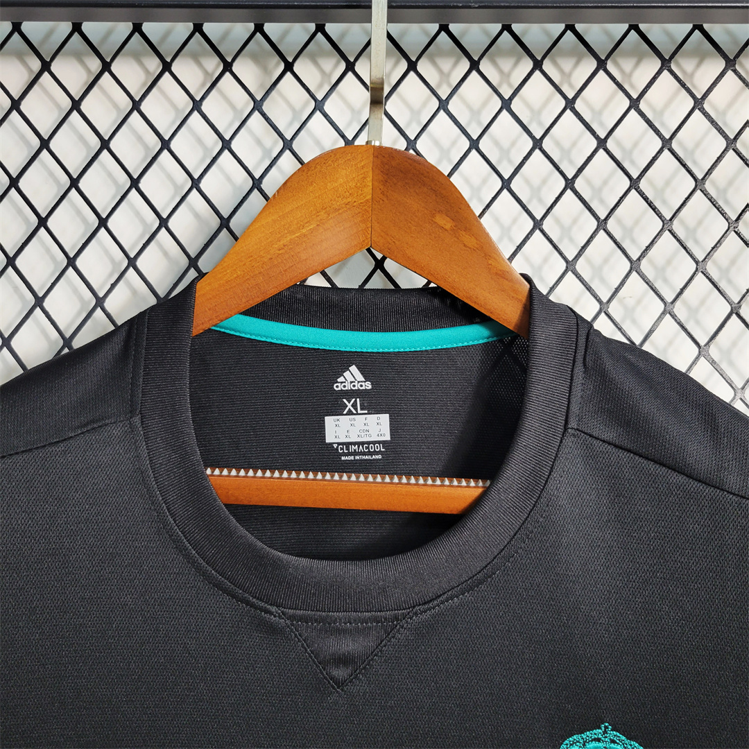 17-18 Real Madrid Away Retro Jersey - view 5