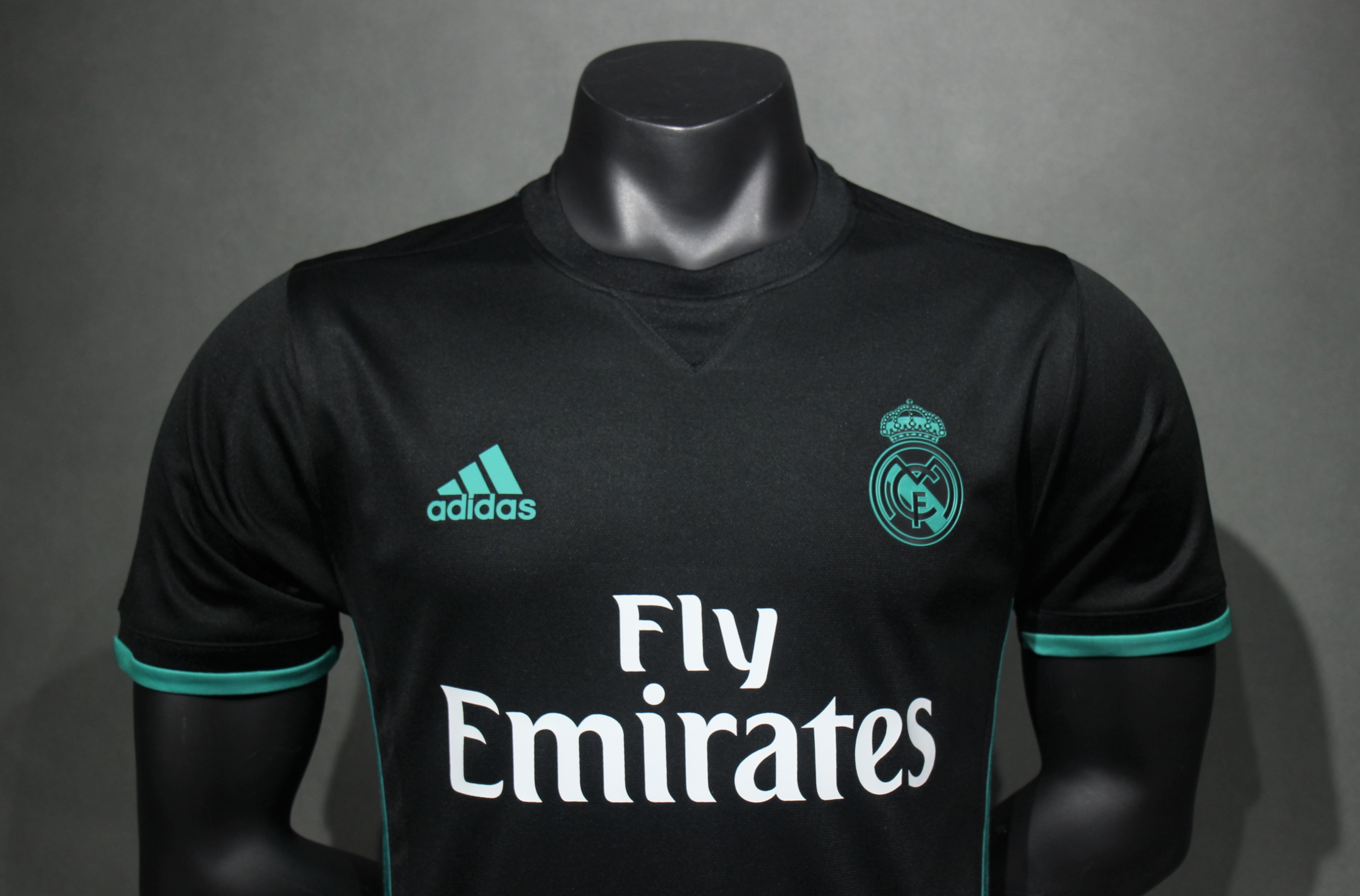17-18 Real Madrid Away Retro Jersey Player Version - view 4