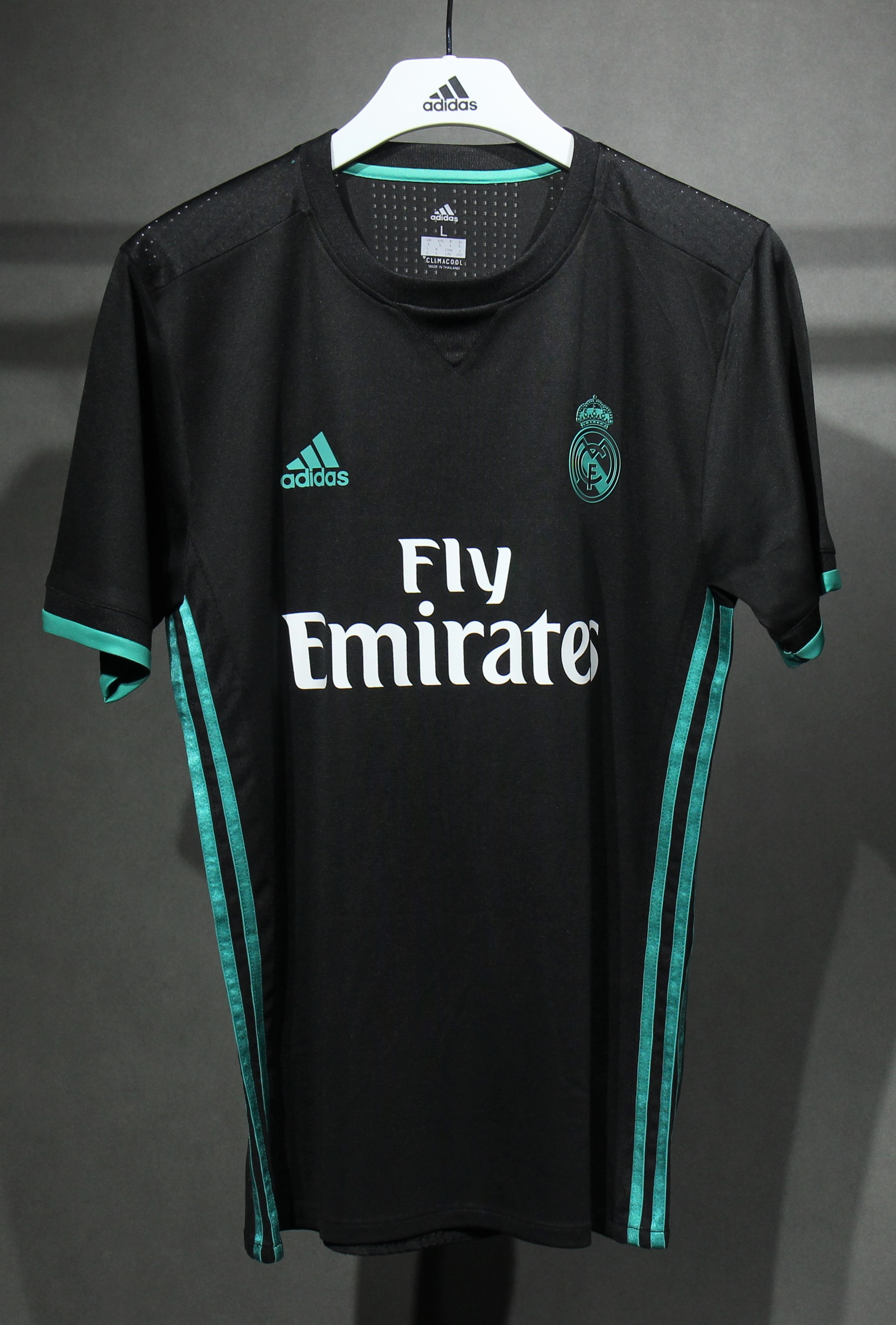 17-18 Real Madrid Away Retro Jersey Player Version - view 5