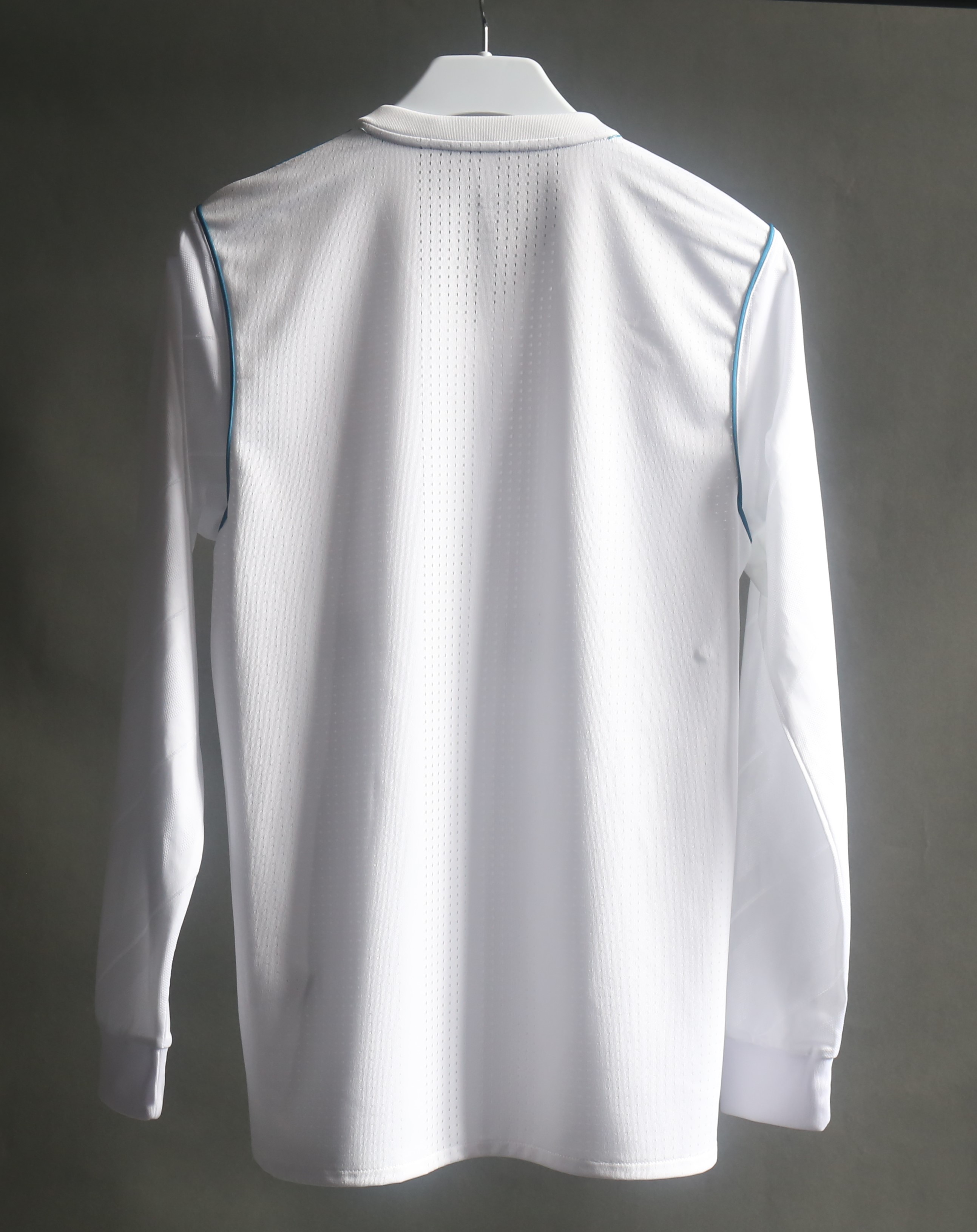17-18 Real Madrid Home Retro Jersey Player Version Long Sleeve - view 3