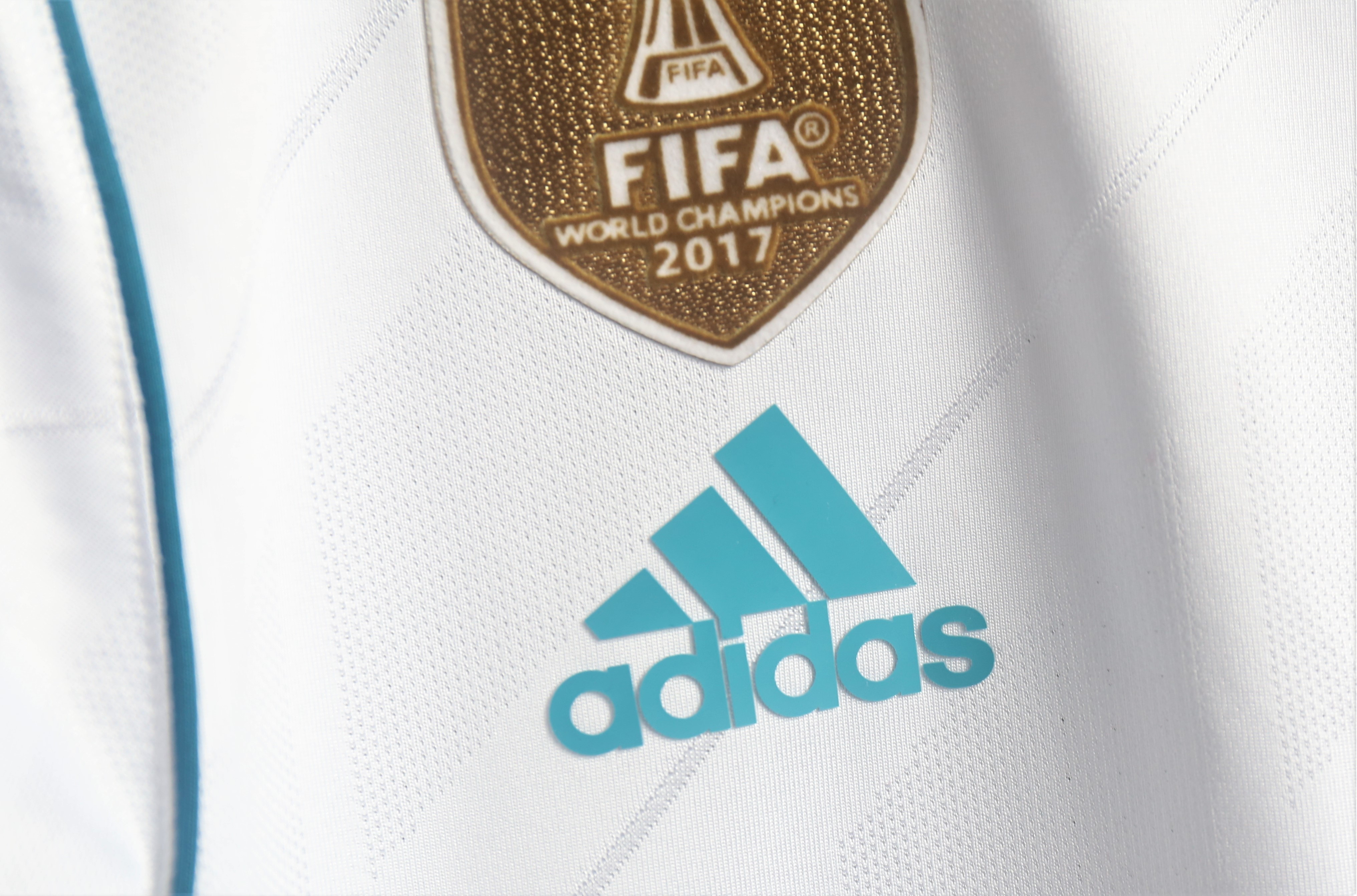17-18 Real Madrid Home Retro Jersey Player Version Long Sleeve - view 7