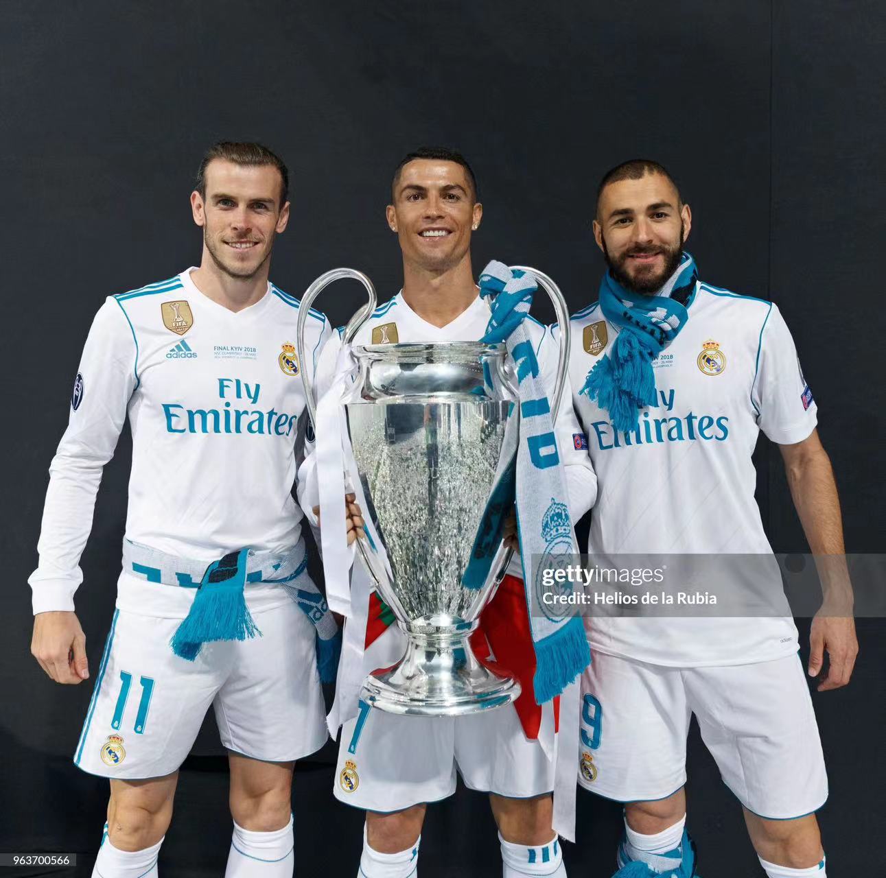 17-18 Real Madrid Home Retro Jersey Player Version Long Sleeve - view 10