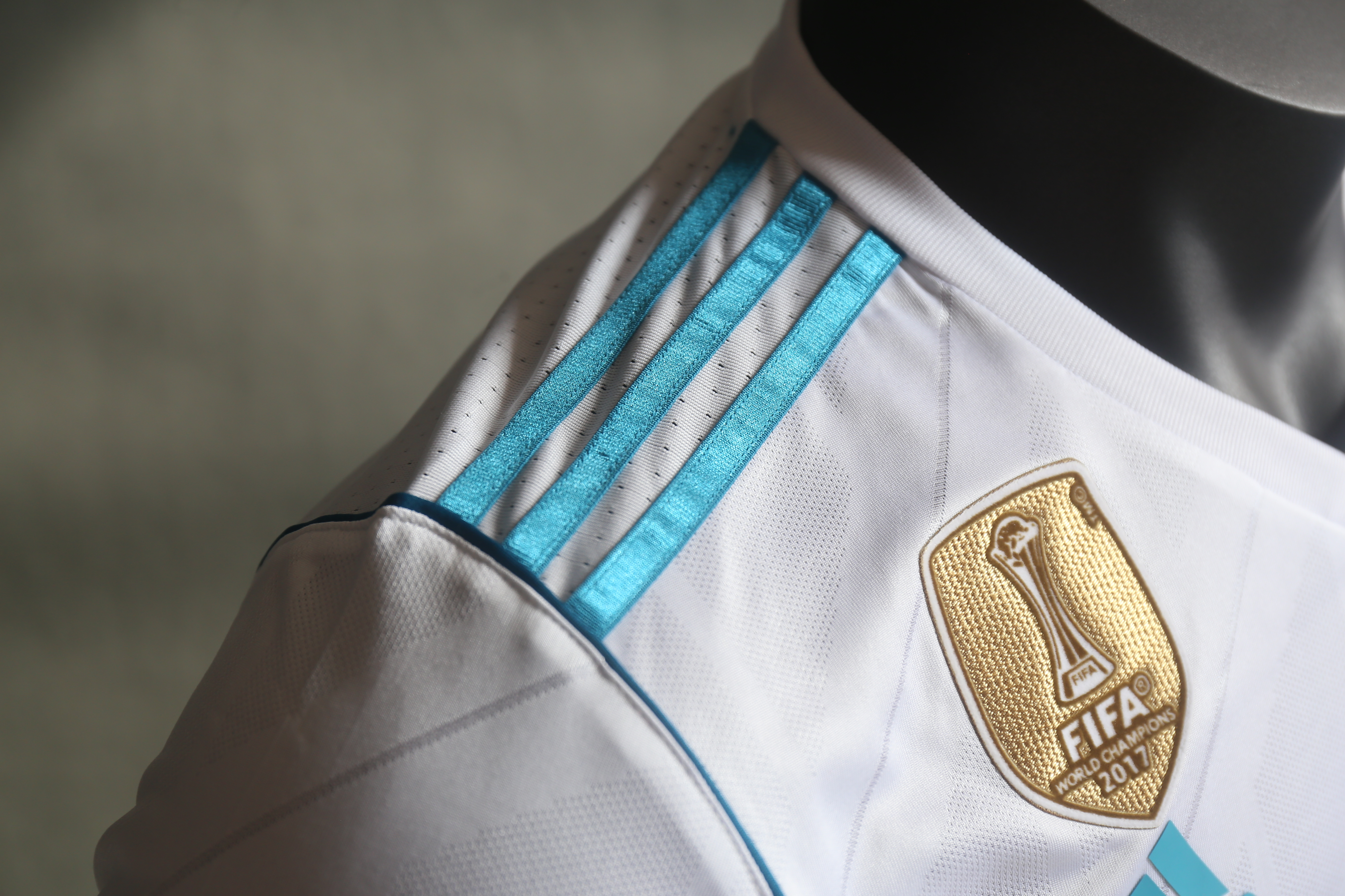 17-18 Real Madrid Home Retro Jersey Player Version - view 9