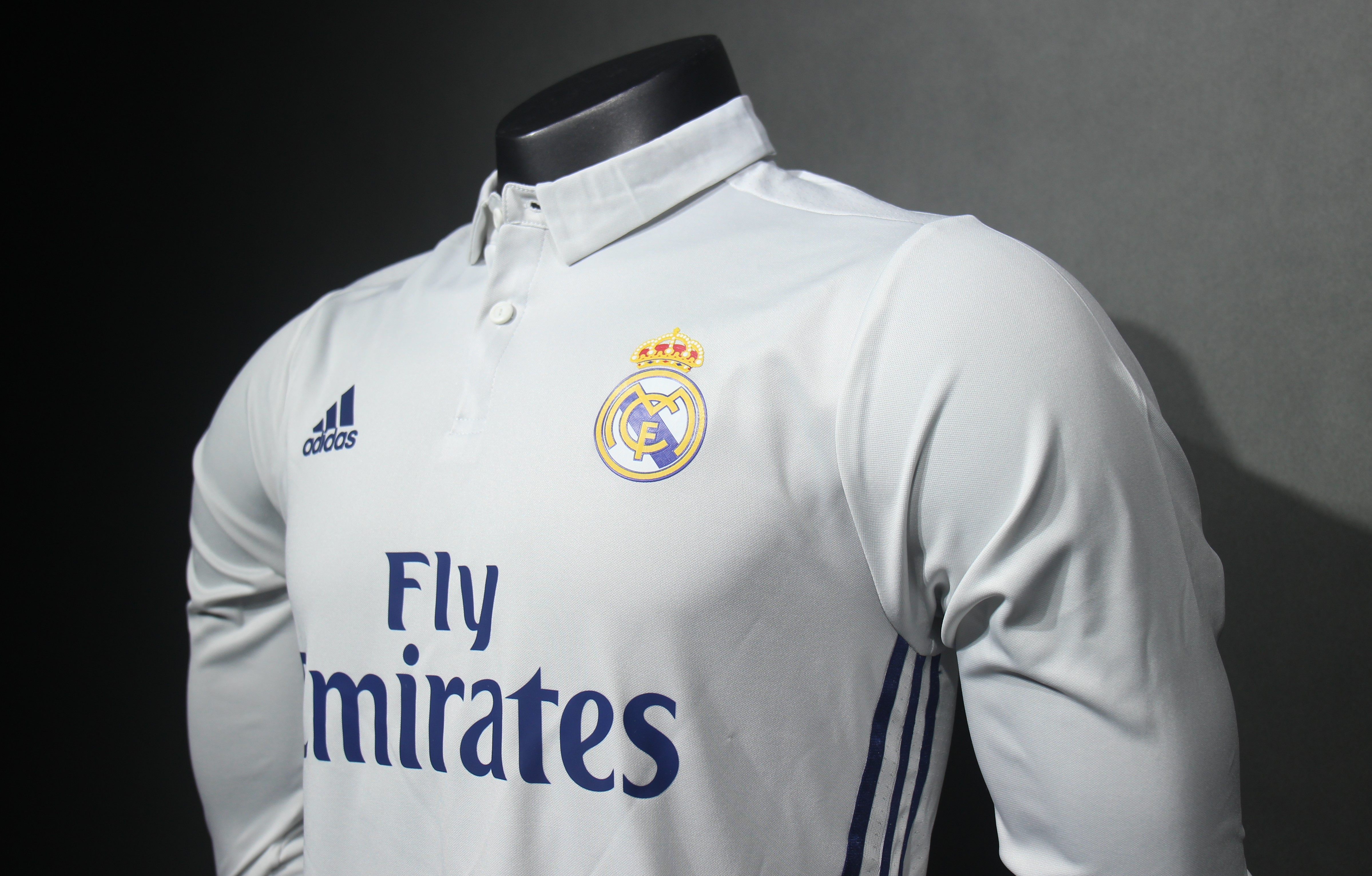 16-17 Real Madrid Home Retro Jersey Player Version Long Sleeve - view 6