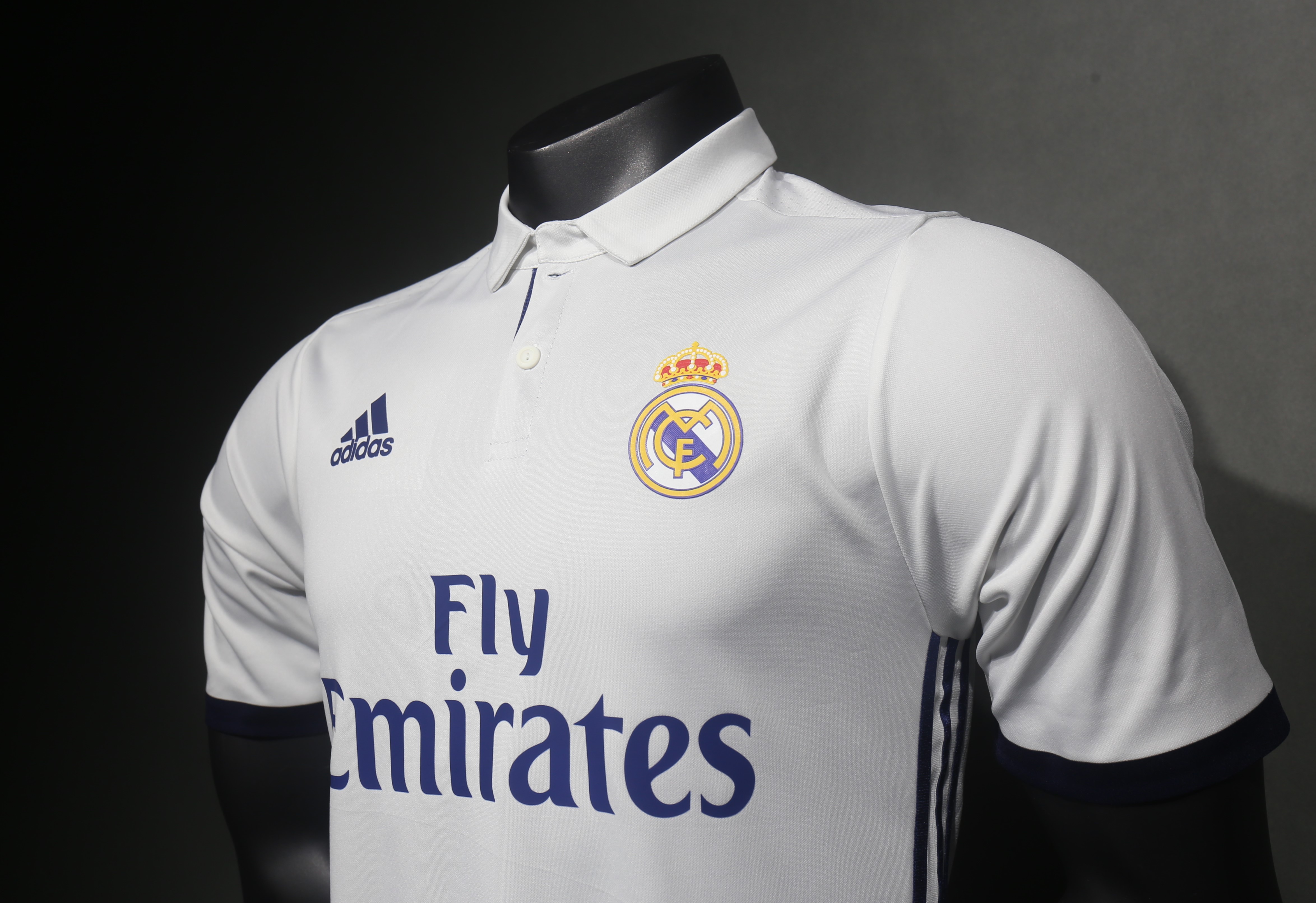 16-17 Real Madrid Home Retro Jersey Player Version - view 4