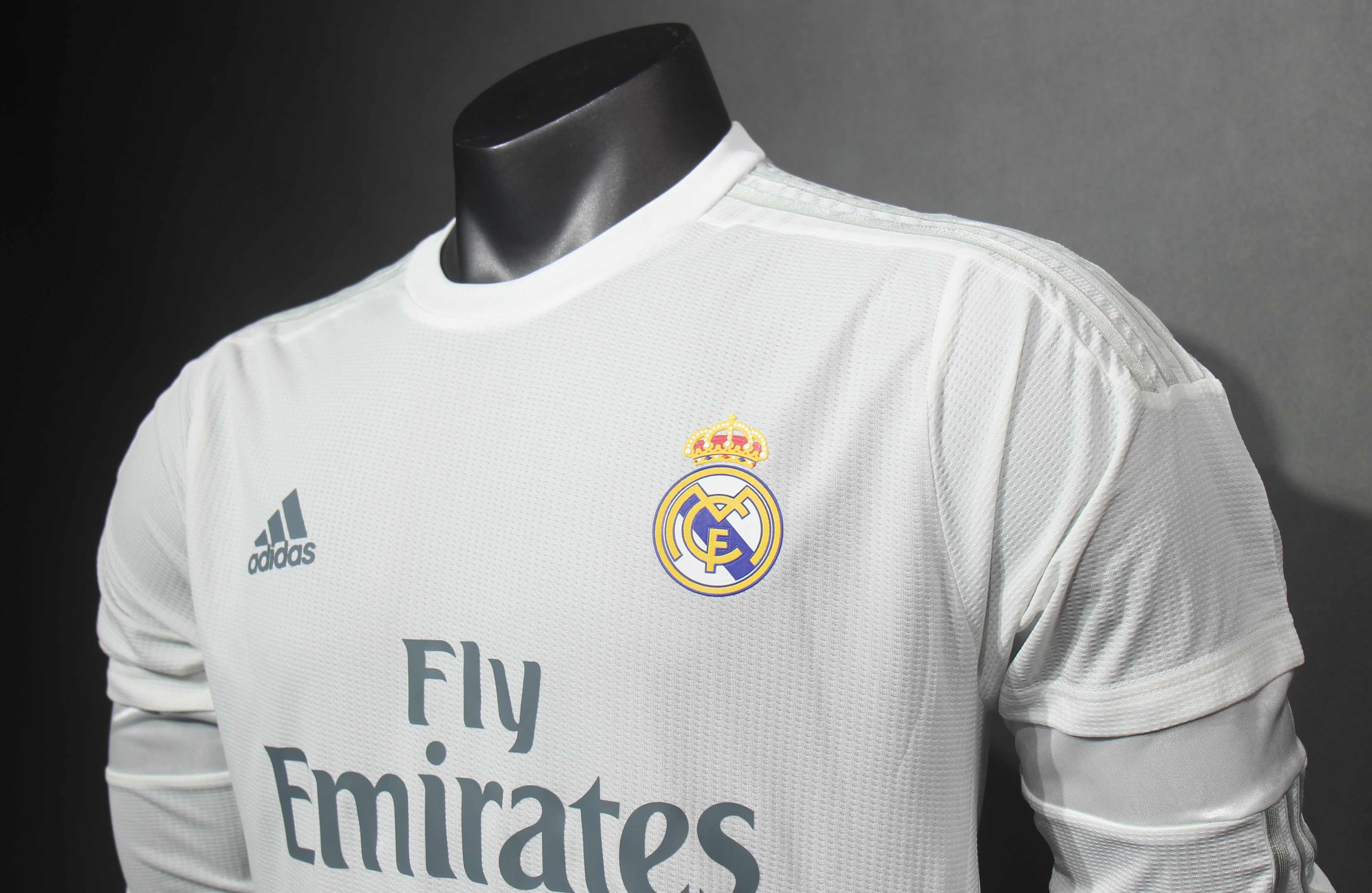 2015-16 Real Madrid Home Retro Jersey Player Version Long Sleeve - view 3