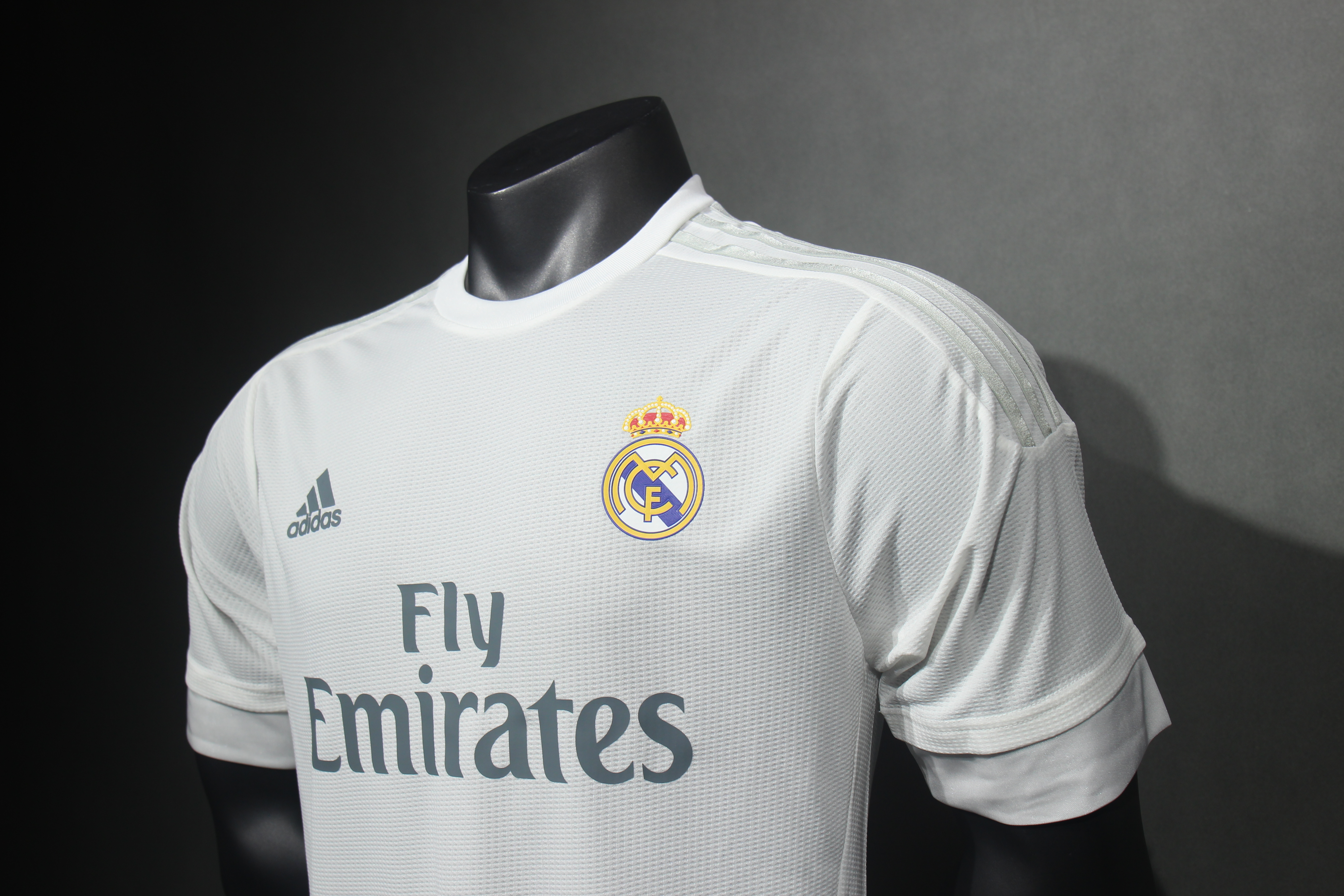 2015-16 Real Madrid Home Retro Jersey Player Version - view 8