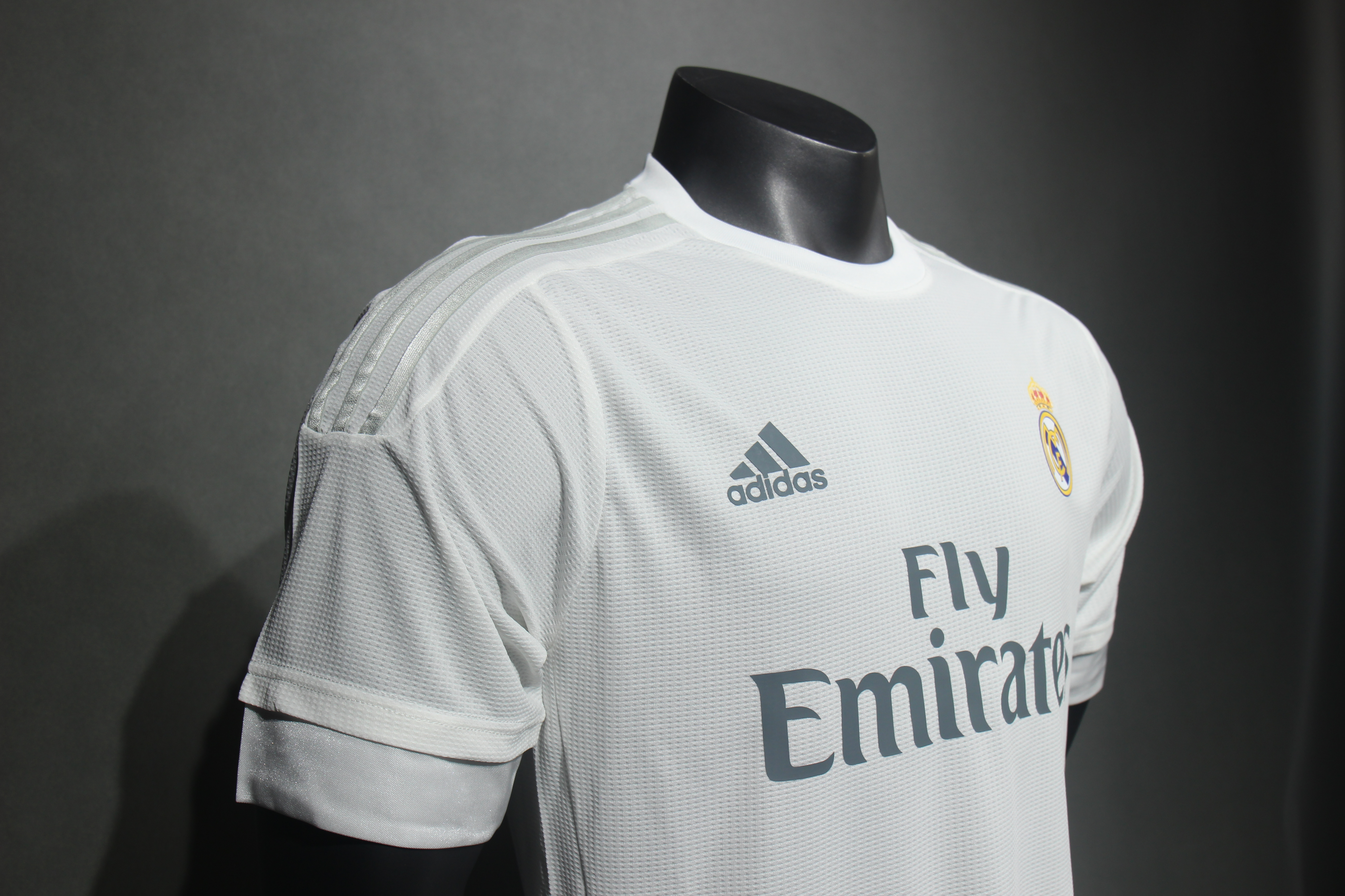 2015-16 Real Madrid Home Retro Jersey Player Version - view 9
