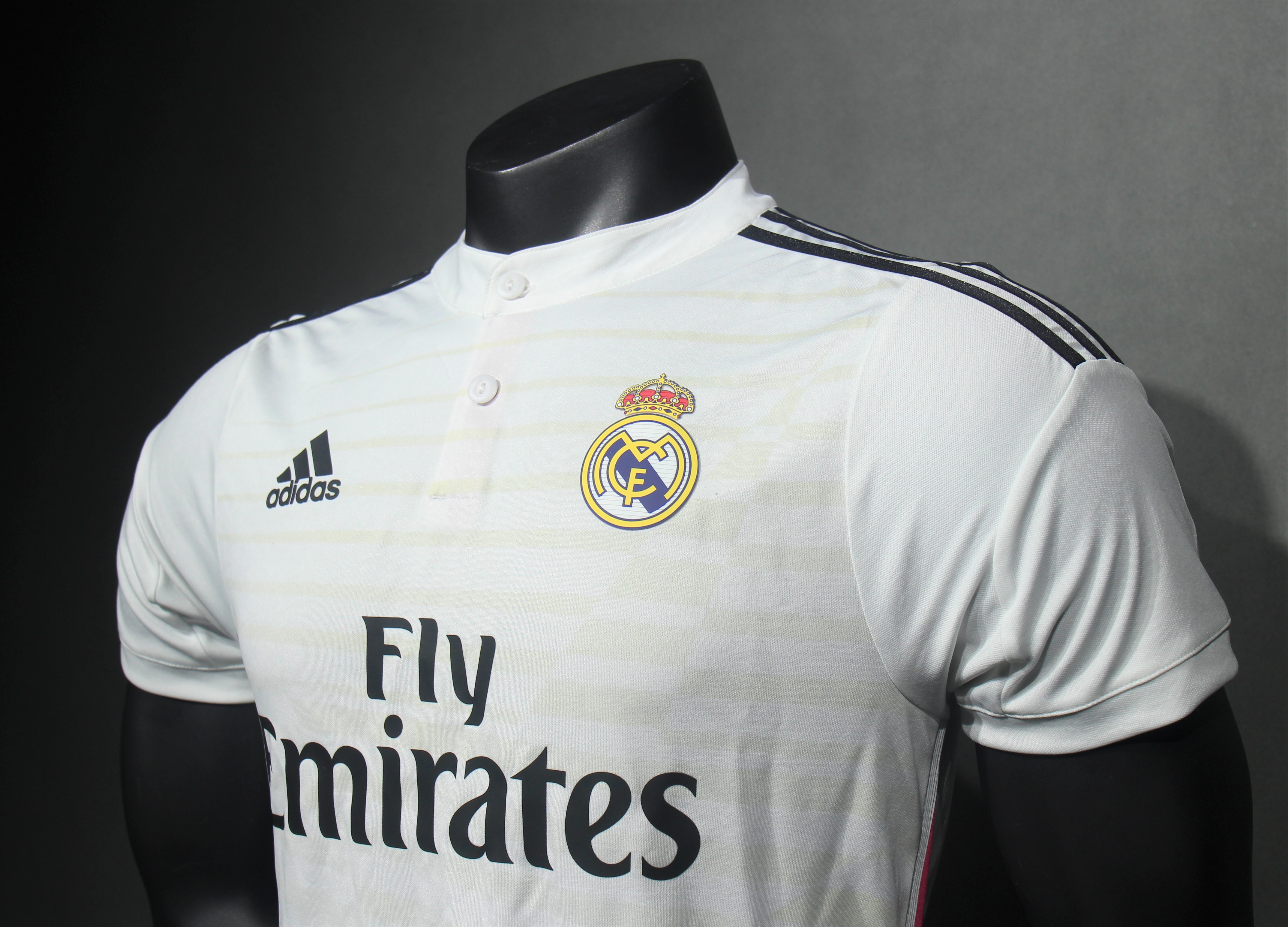 2014/15 Real Madrid Home Retro Jersey Player Version - view 4