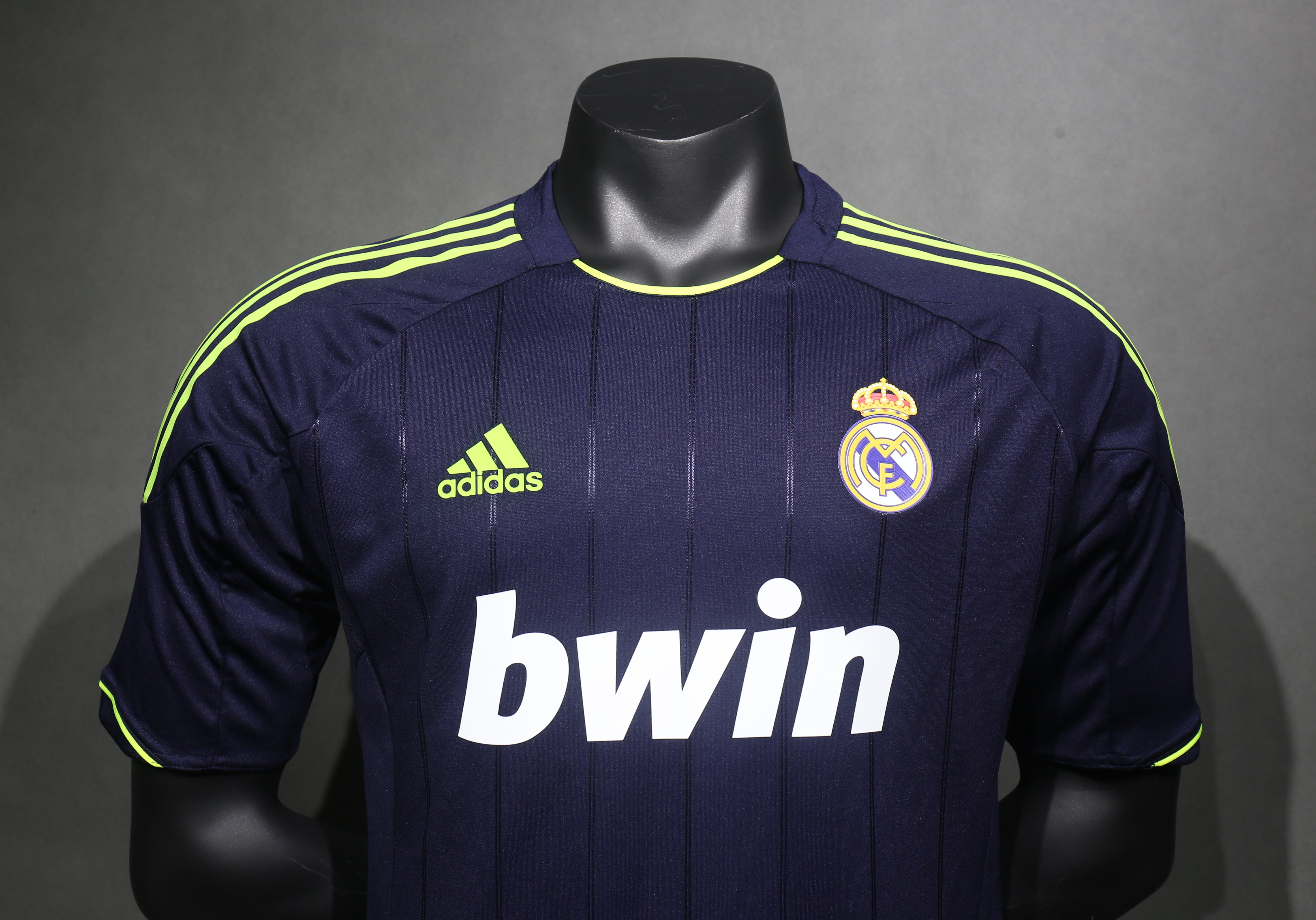 2012-13 Real Madrid Third Away Retro Jersey Player Version - view 5