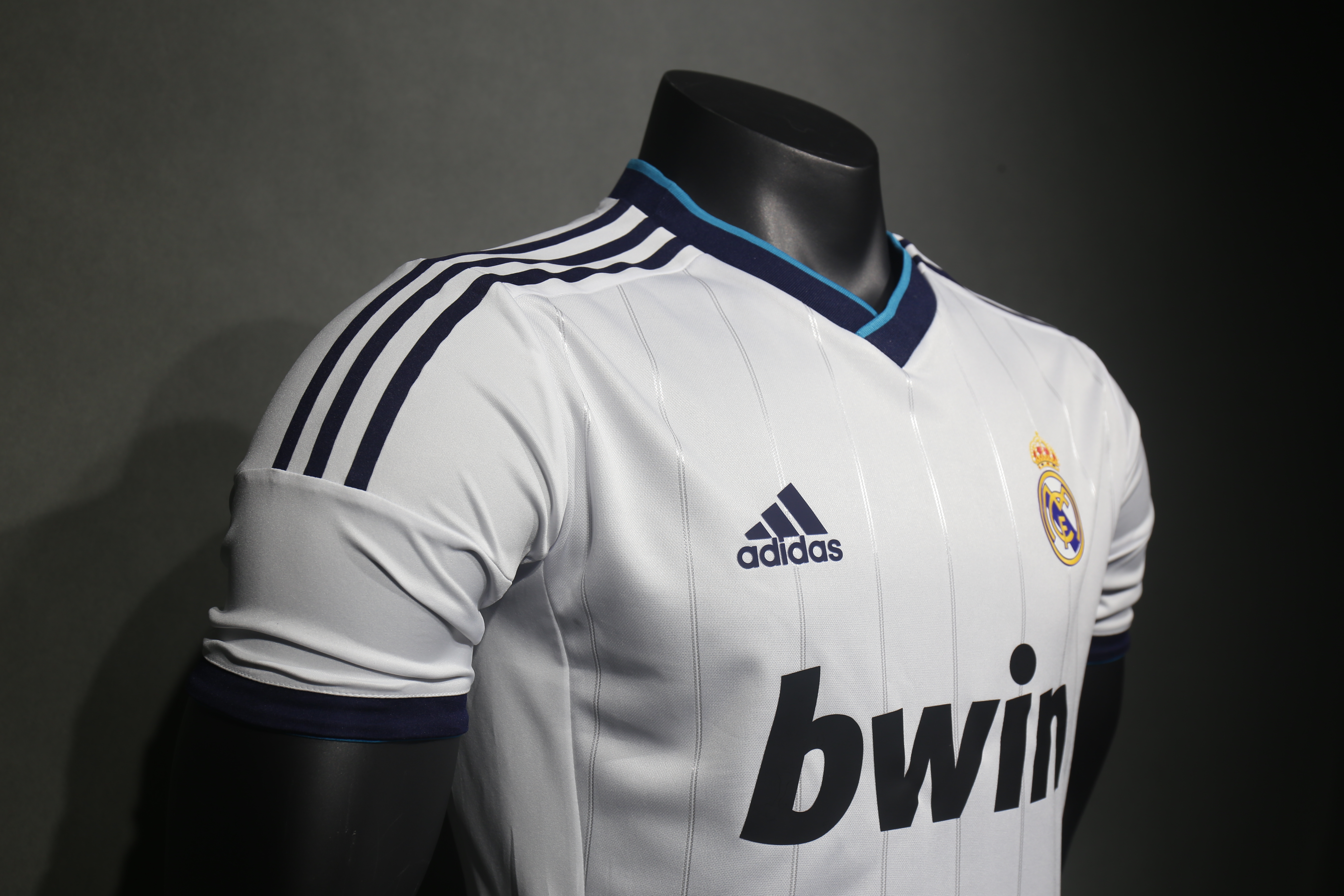 2012/13 Real Madrid Home Retro Jersey Player Version - view 8