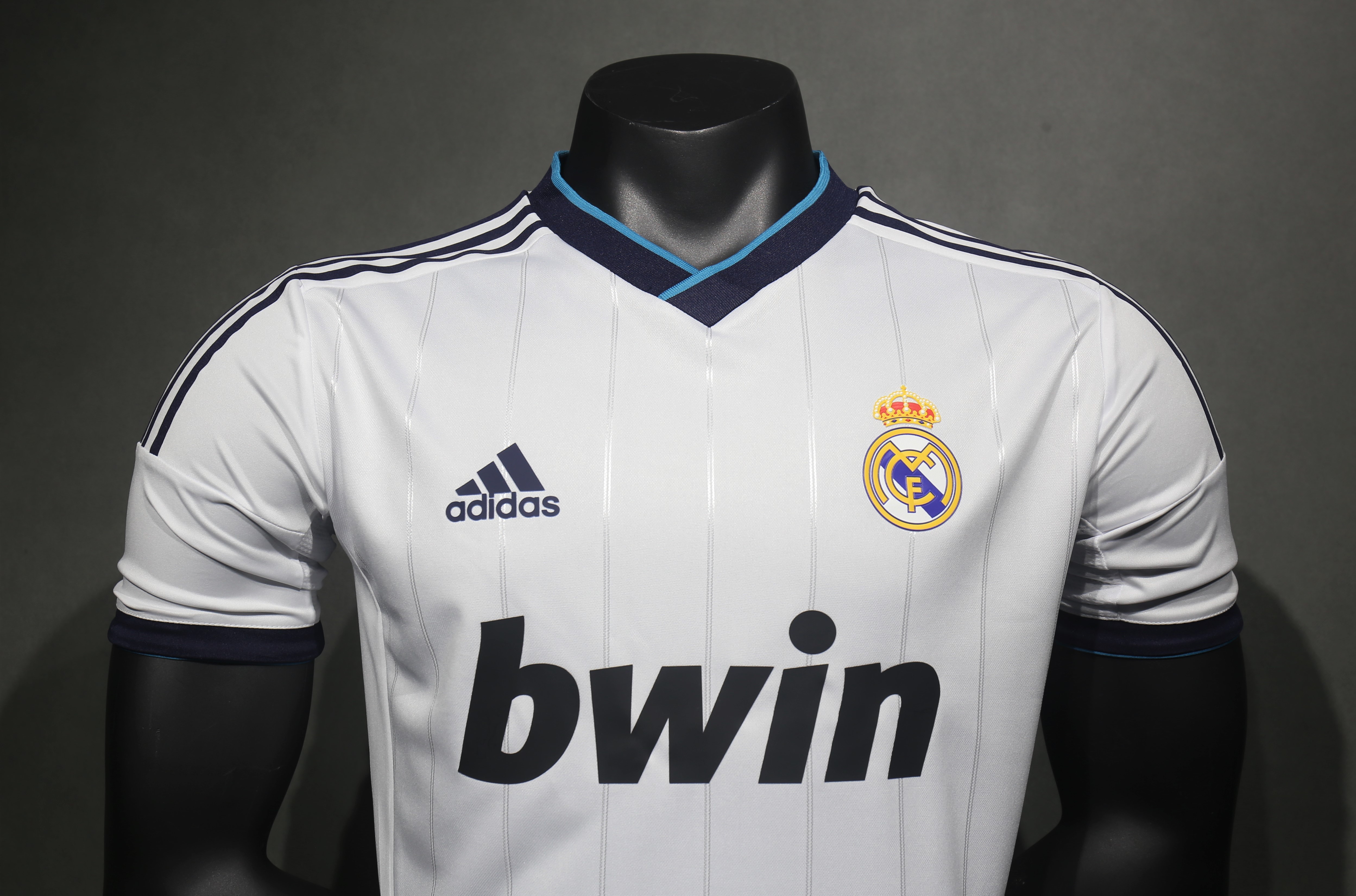 2012/13 Real Madrid Home Retro Jersey Player Version - view 10