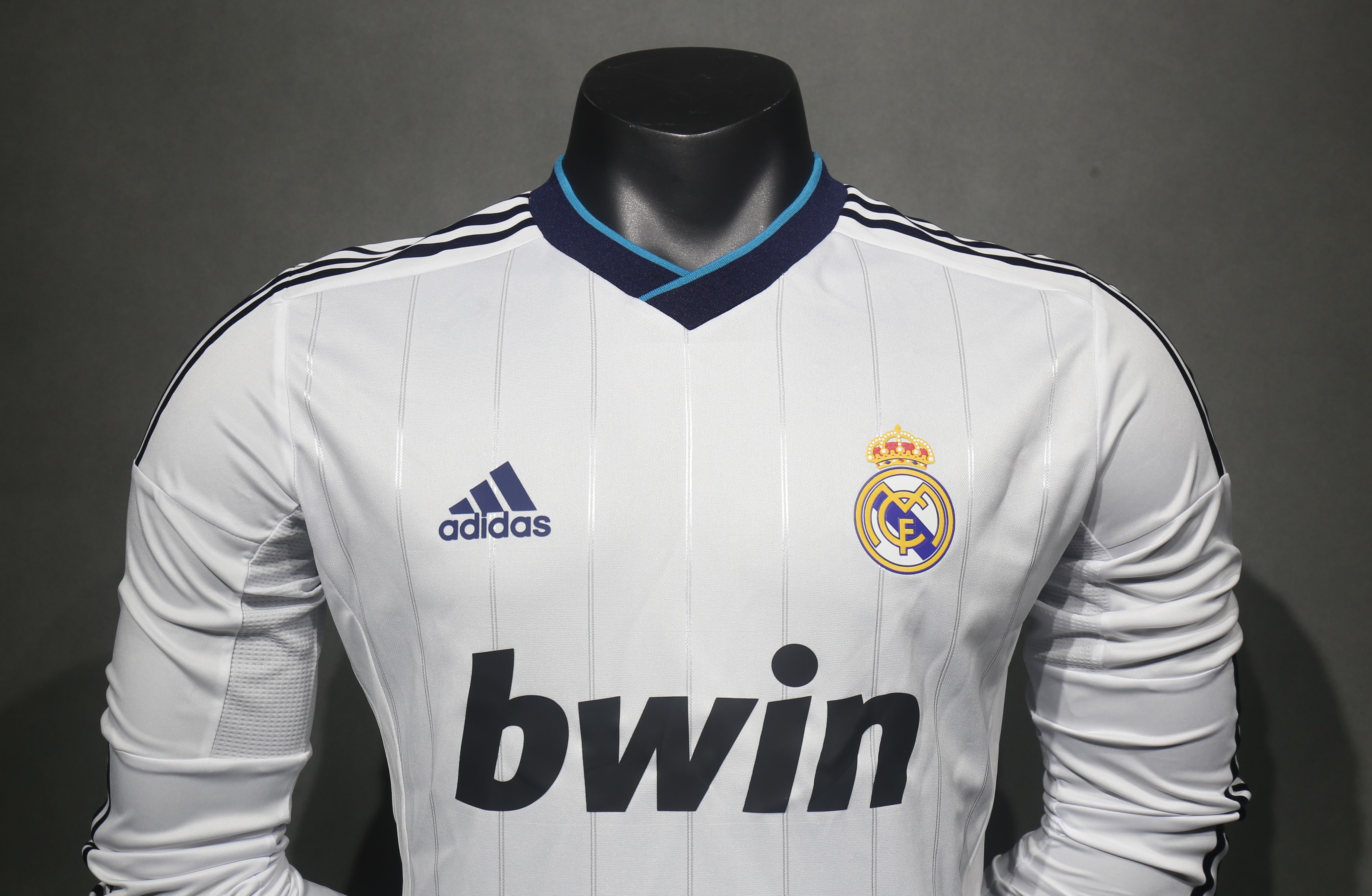 2012/13 Real Madrid Home Retro Jersey Player Version Long Sleeve - view 4