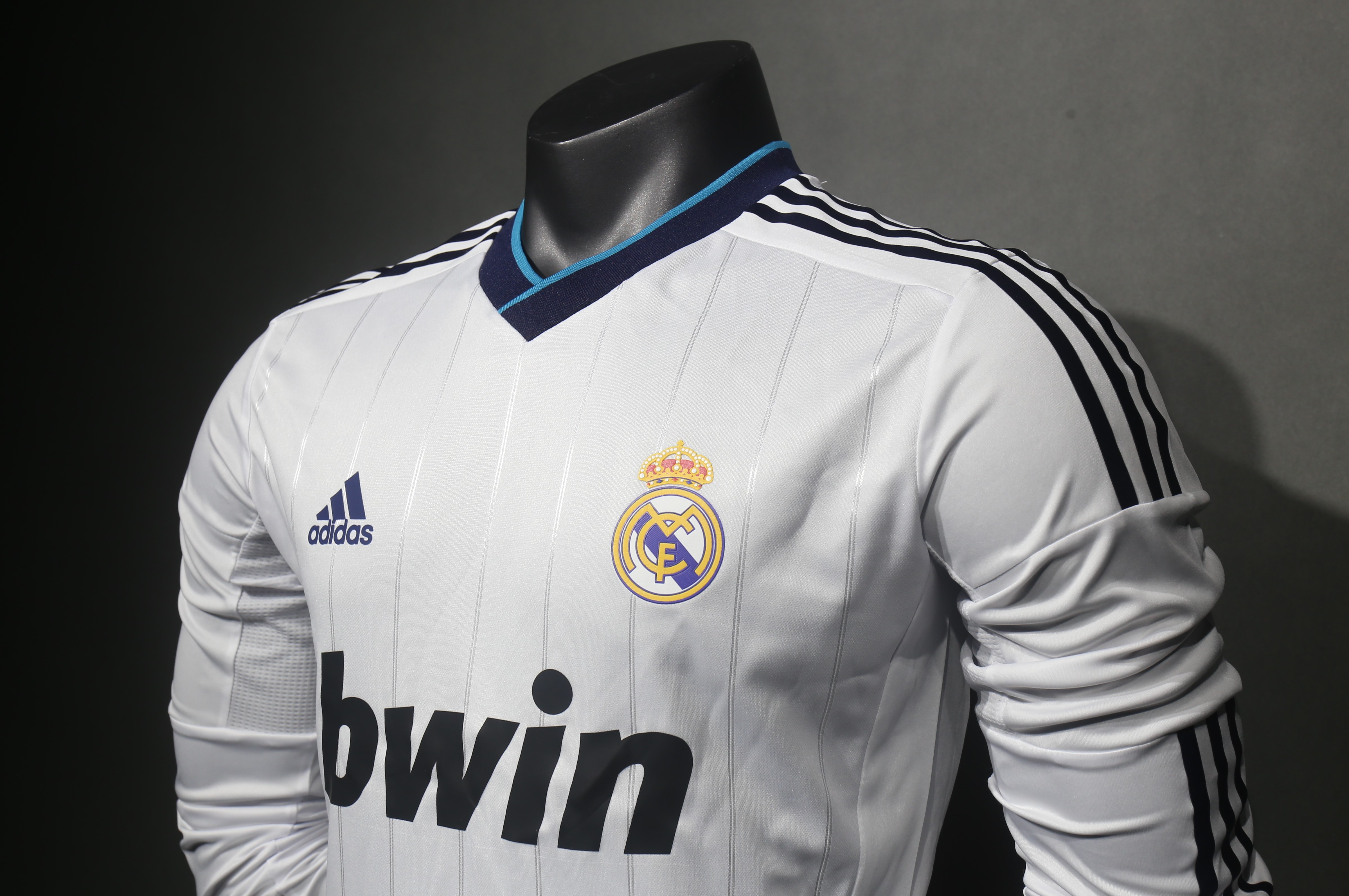 2012/13 Real Madrid Home Retro Jersey Player Version Long Sleeve - view 5