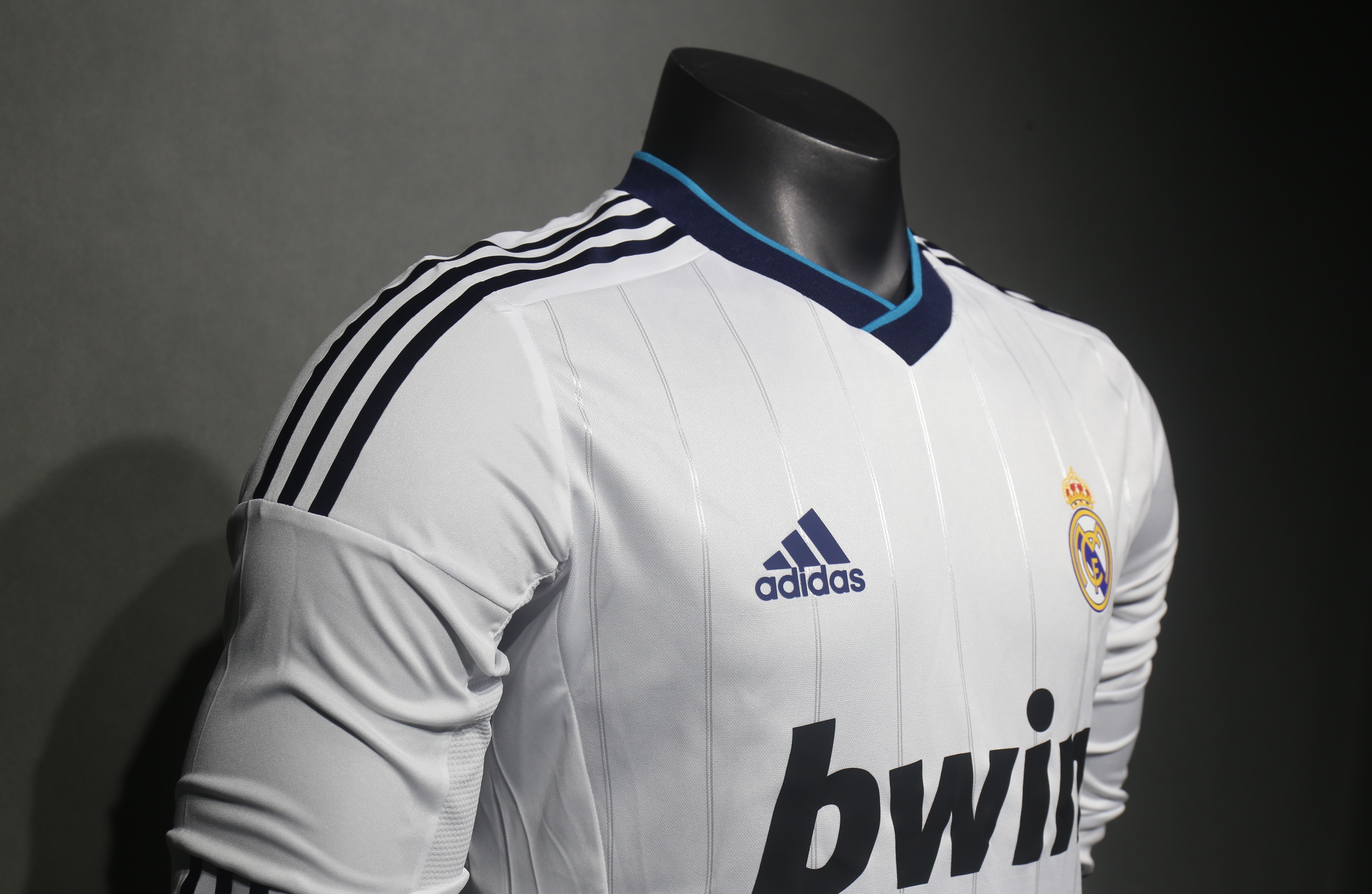 2012/13 Real Madrid Home Retro Jersey Player Version Long Sleeve - view 6