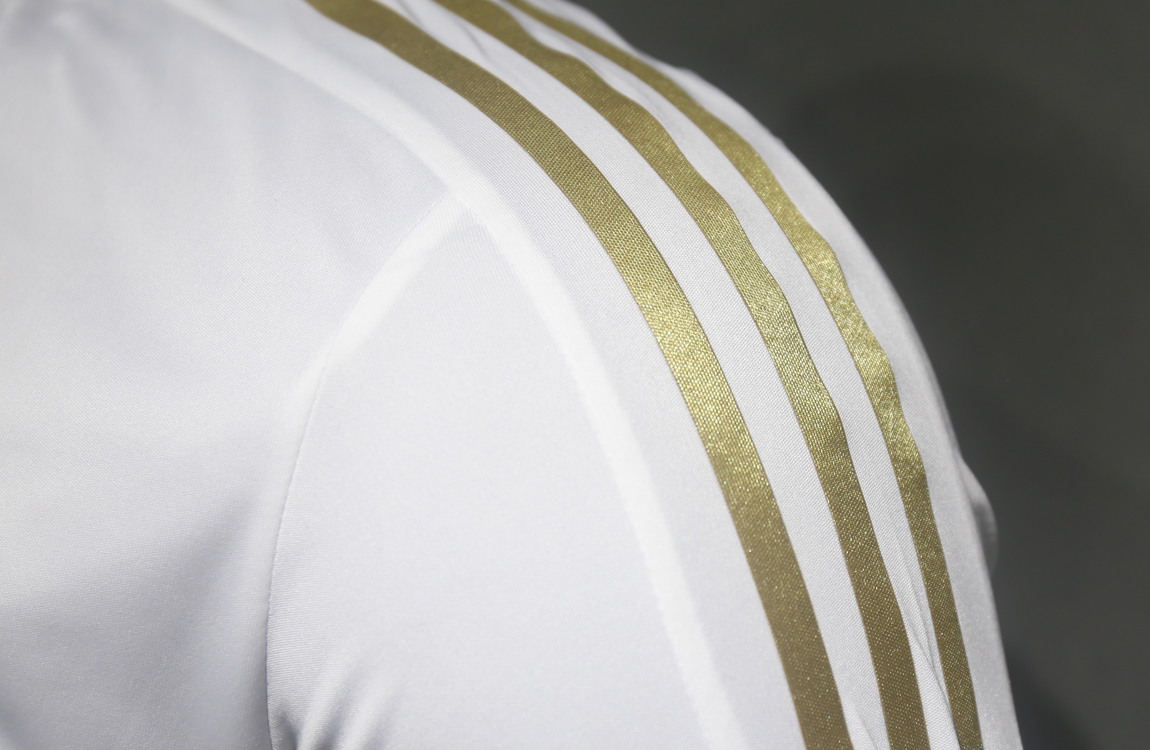 11-12 Real Madrid Home Retro Jersey Player Version Long Sleeve - view 6