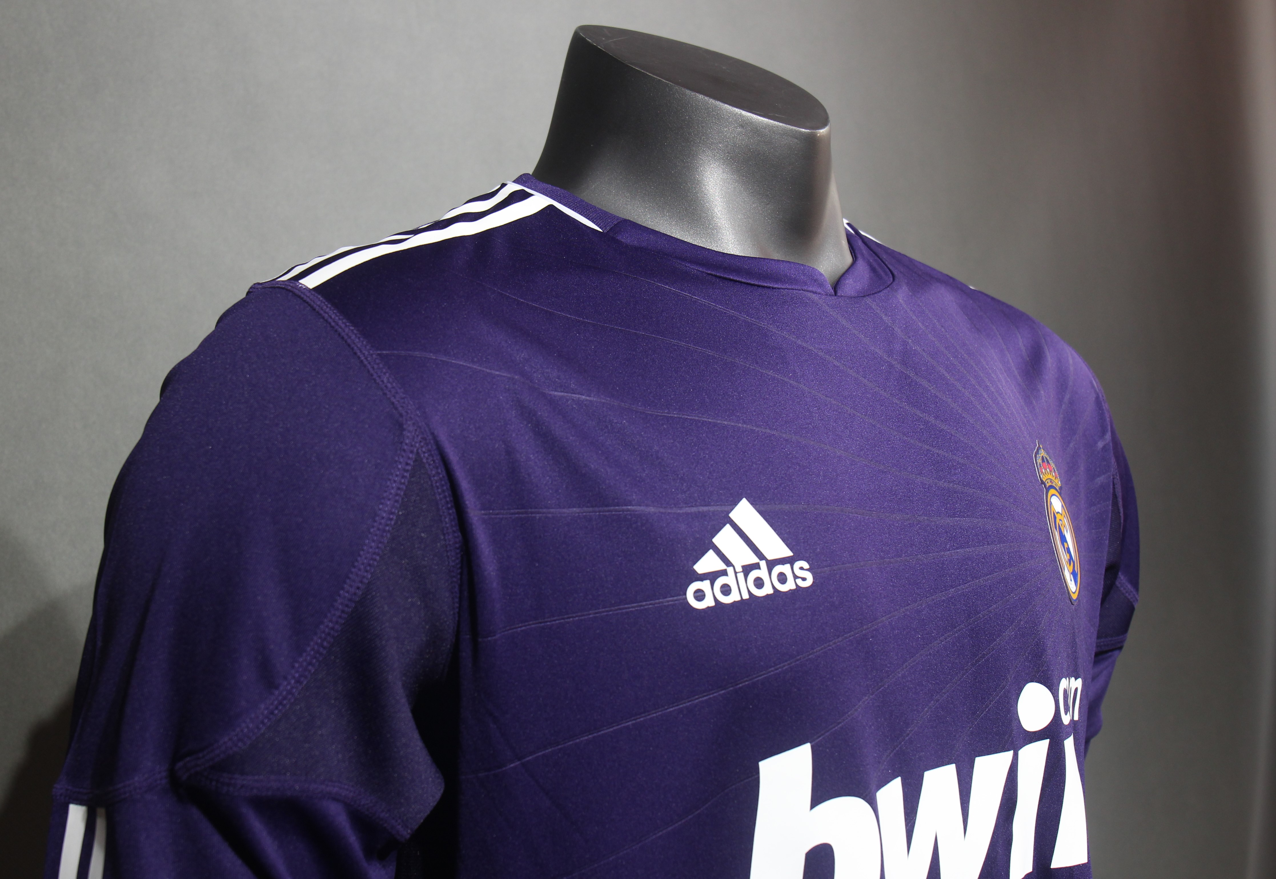 2010/11 Real Madrid Third Away Retro Jersey Player Version Long Sleeve - view 4