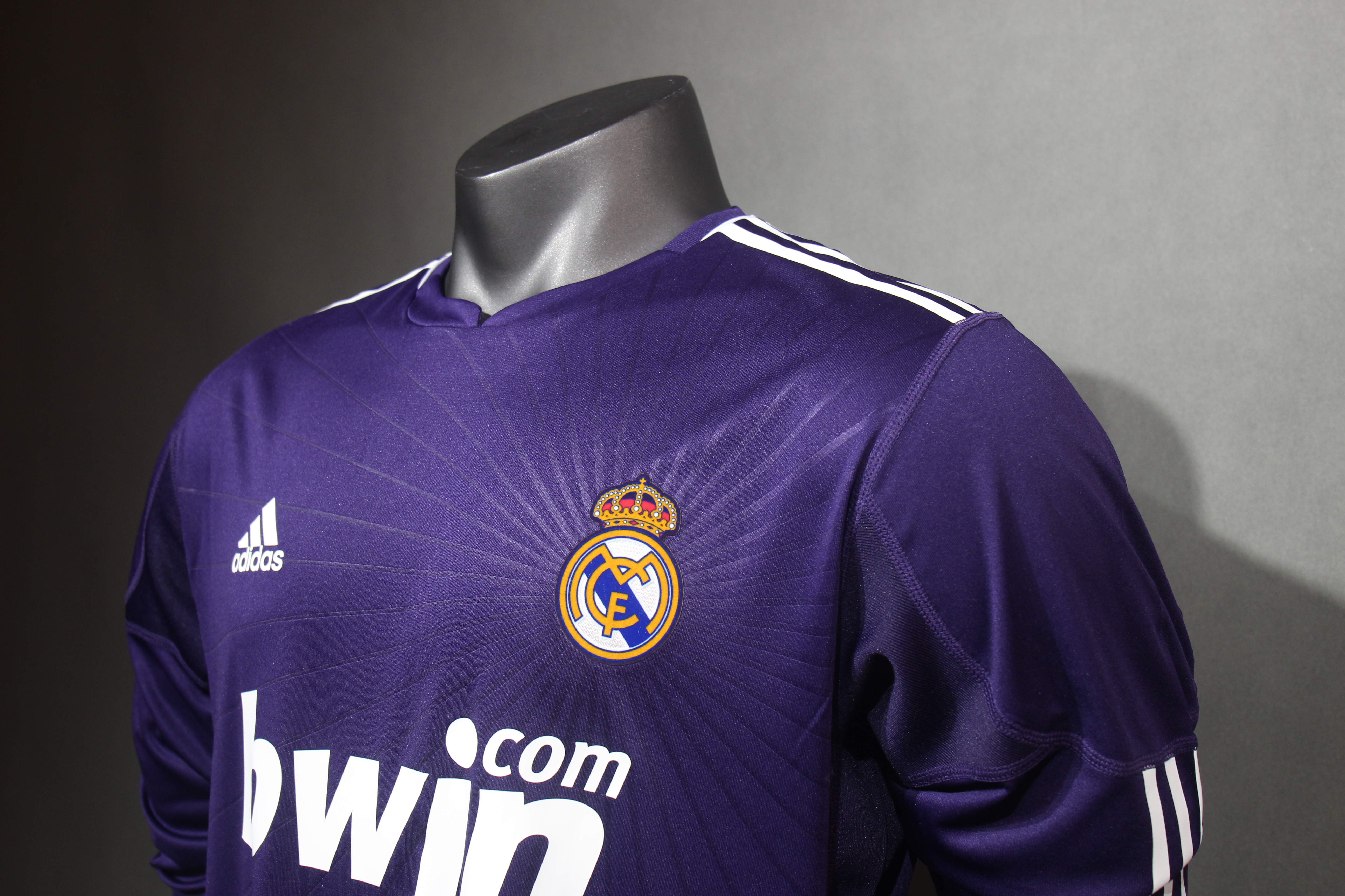 2010/11 Real Madrid Third Away Retro Jersey Player Version Long Sleeve - view 10