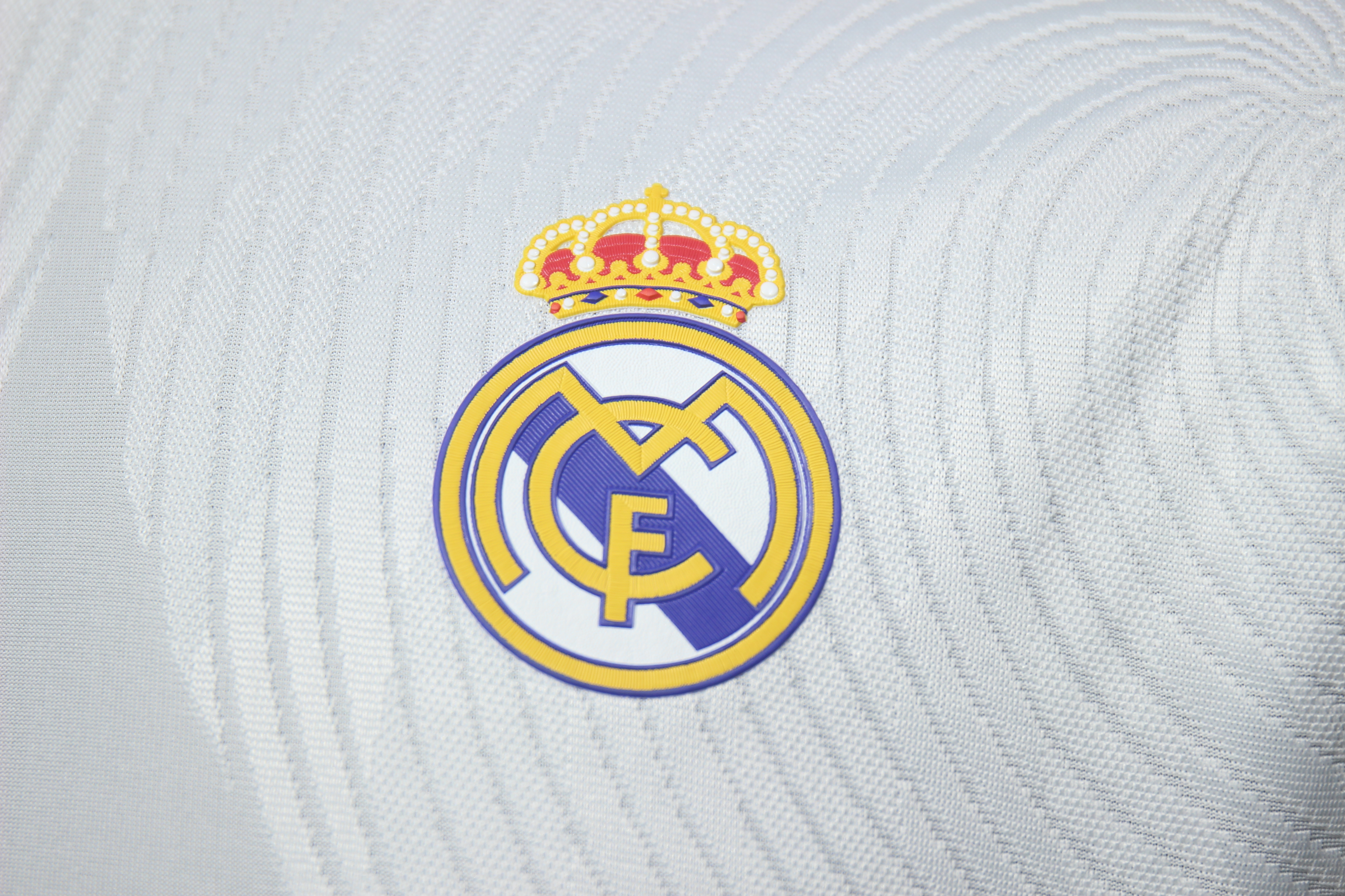 21-22 Real Madrid Home Soccer Jersey Retro Player Version Long Sleeve - view 8