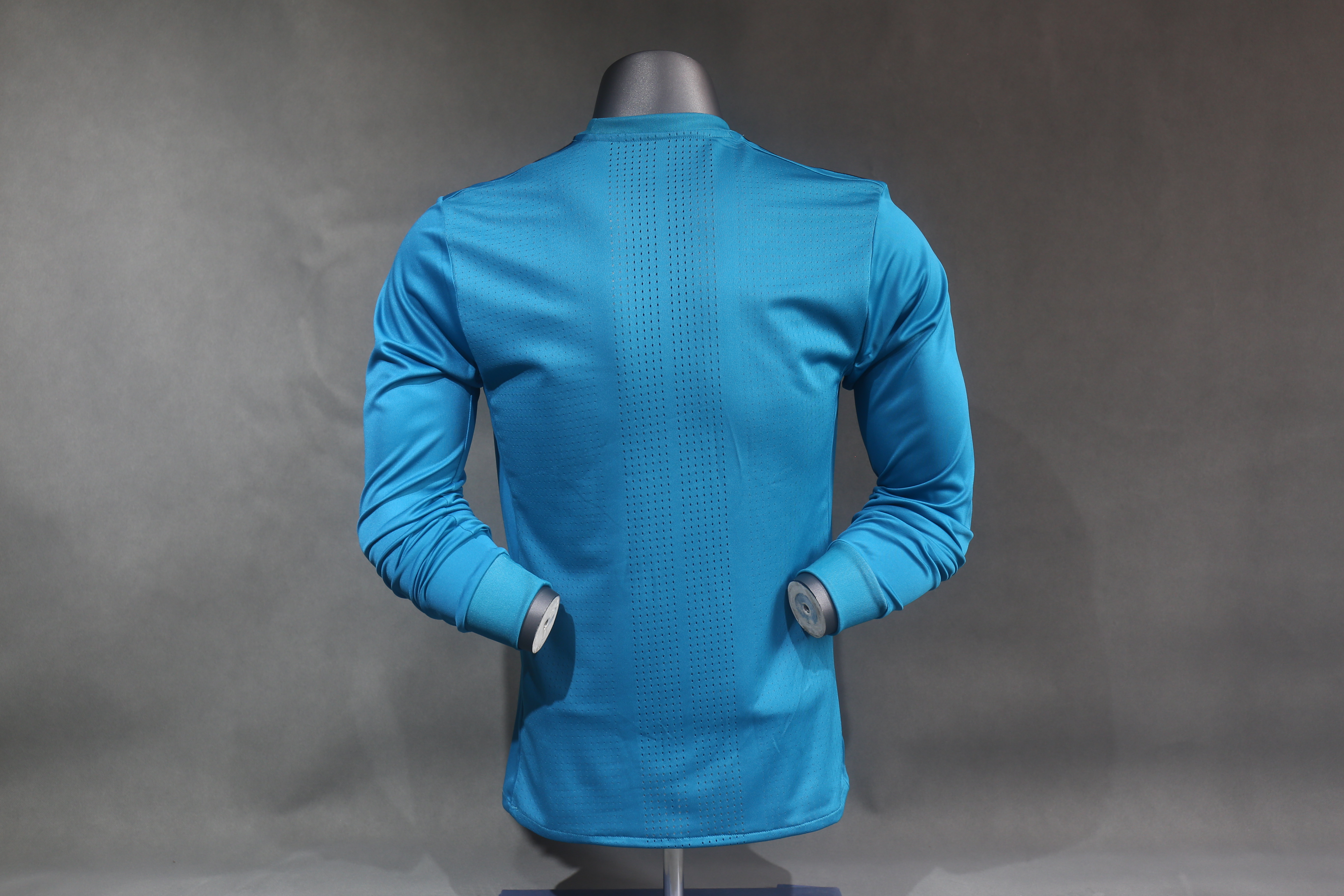 17-18 Real Madrid Second Away Retro Jersey Player Version Long Sleeve - view 3