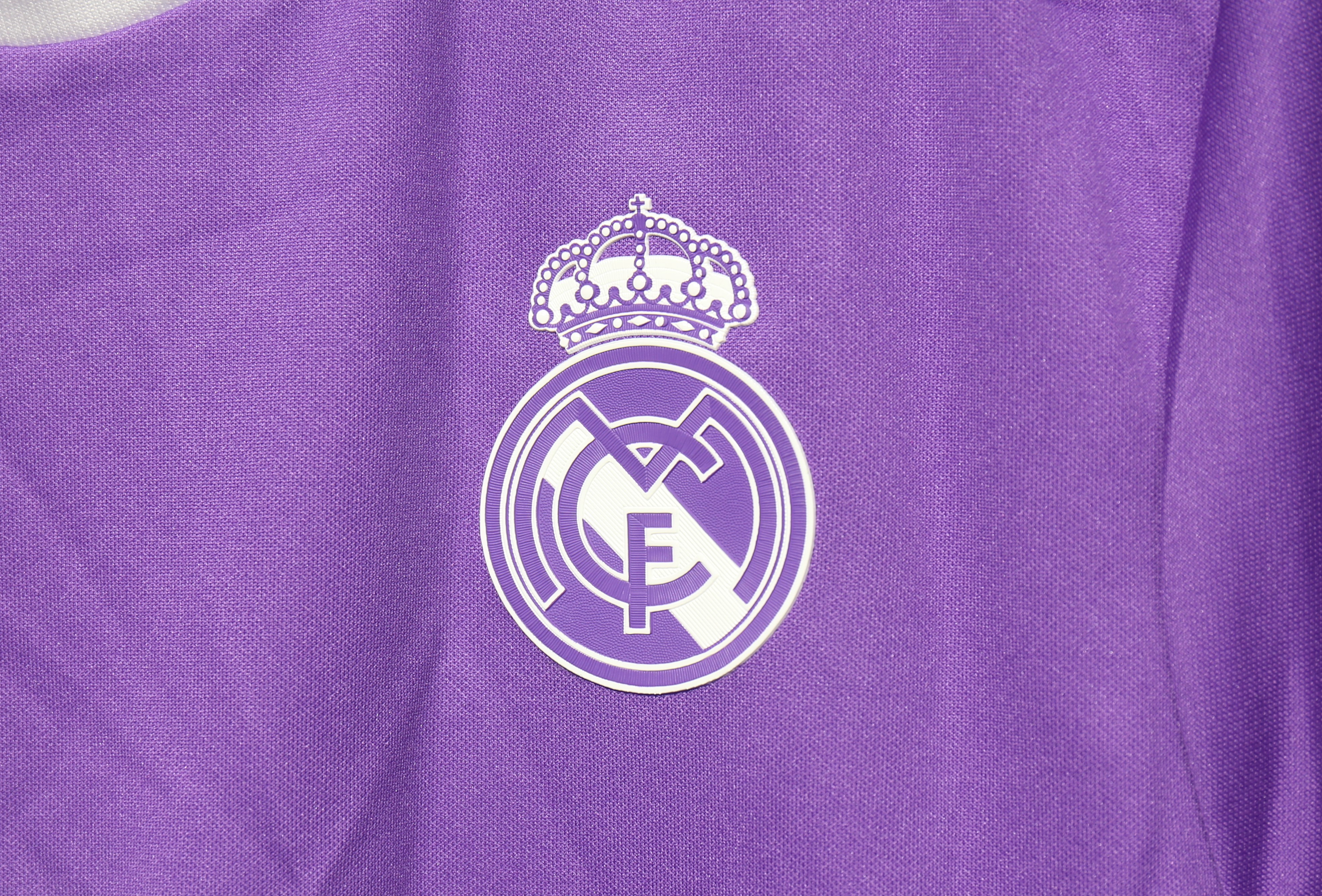16-17 Real Madrid Away Retro Purple Jersey Long Sleeve Player Version - view 12
