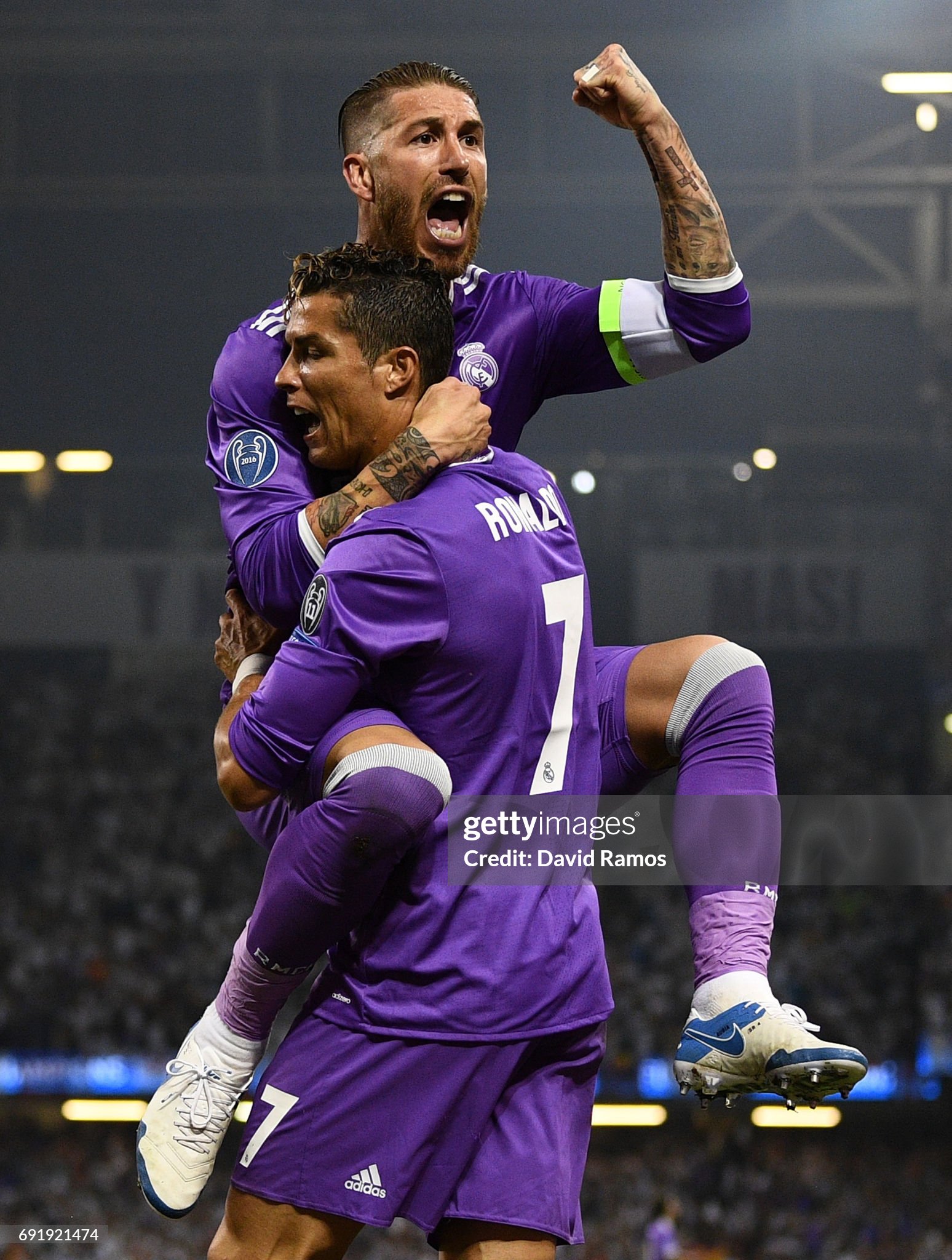 16-17 Real Madrid Away Retro Purple Jersey Long Sleeve Player Version - view 14