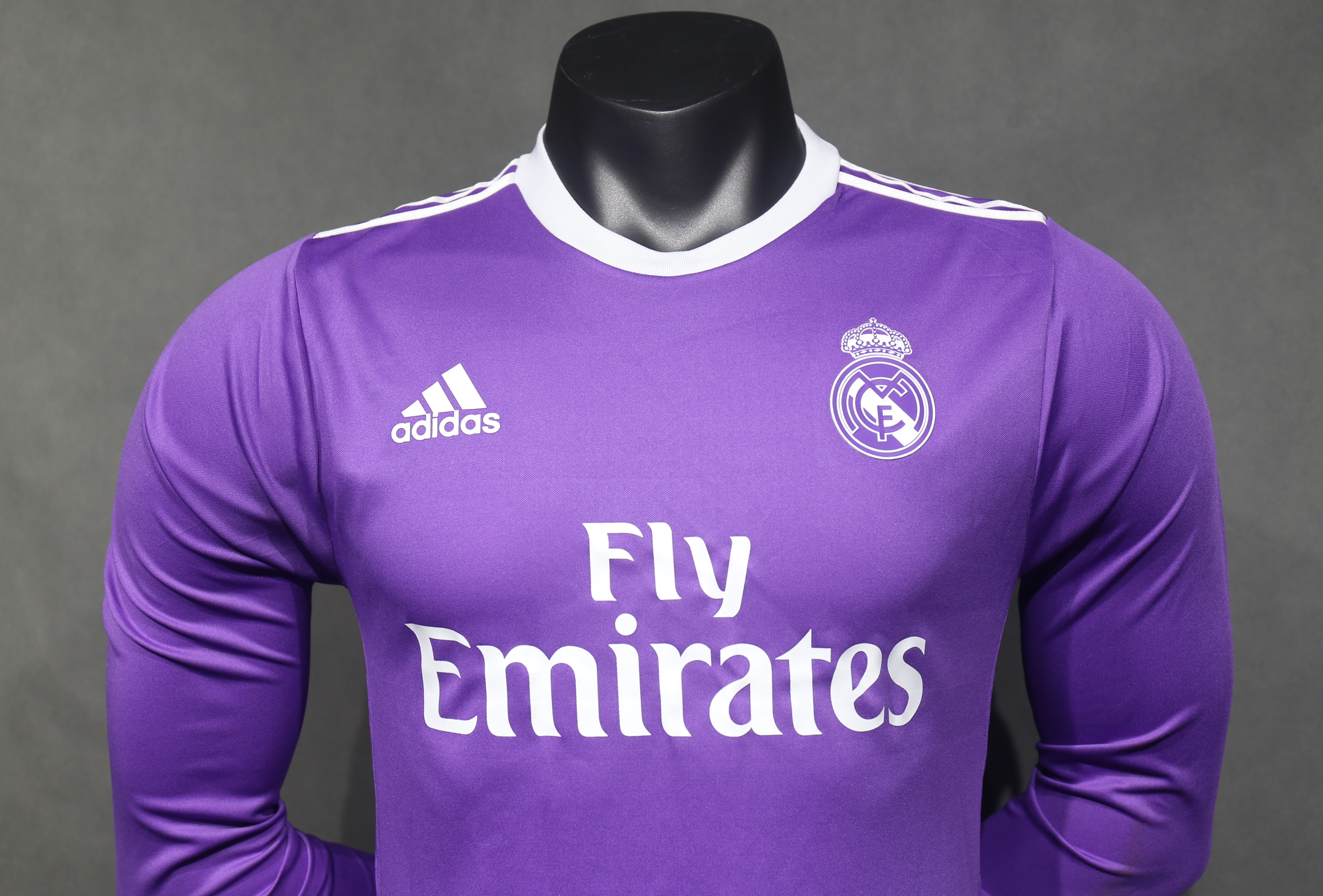 16-17 Real Madrid Away Retro Purple Jersey Long Sleeve Player Version - view 4