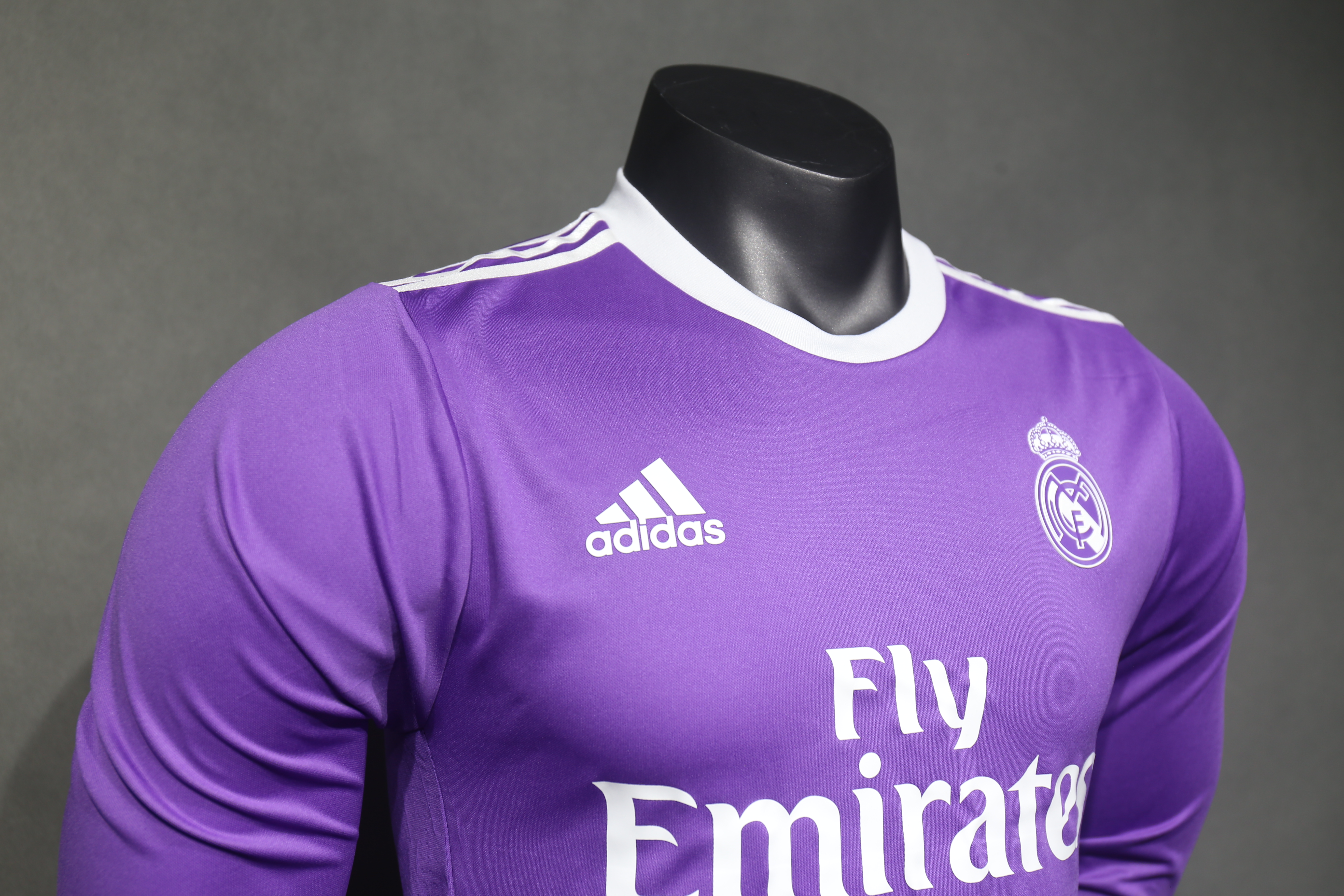 16-17 Real Madrid Away Retro Purple Jersey Long Sleeve Player Version - view 7