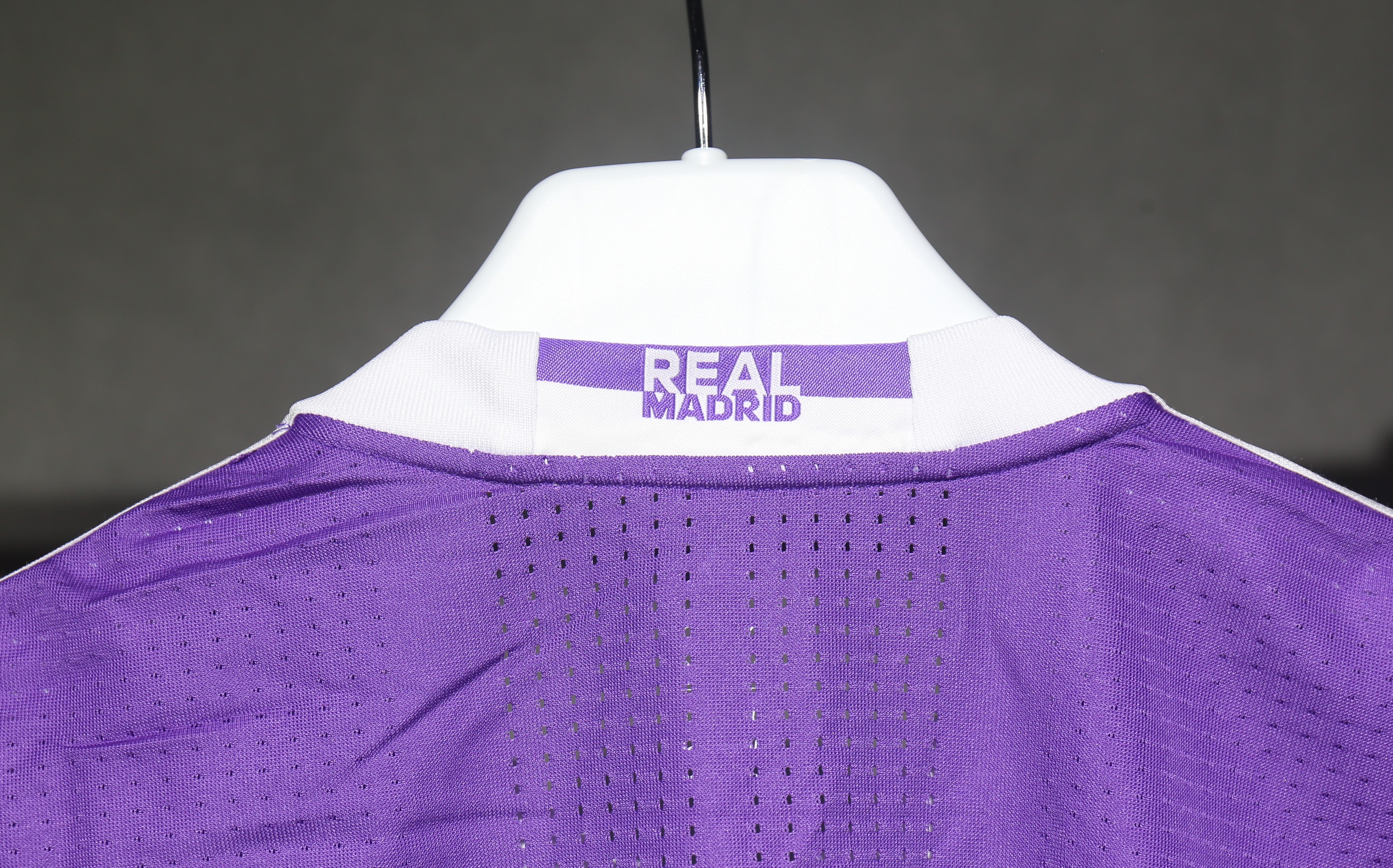 16-17 Real Madrid Away Retro Purple Jersey Long Sleeve Player Version - view 8