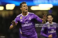 16-17 Real Madrid Away Retro Purple Jersey Long Sleeve Player Version - view 17
