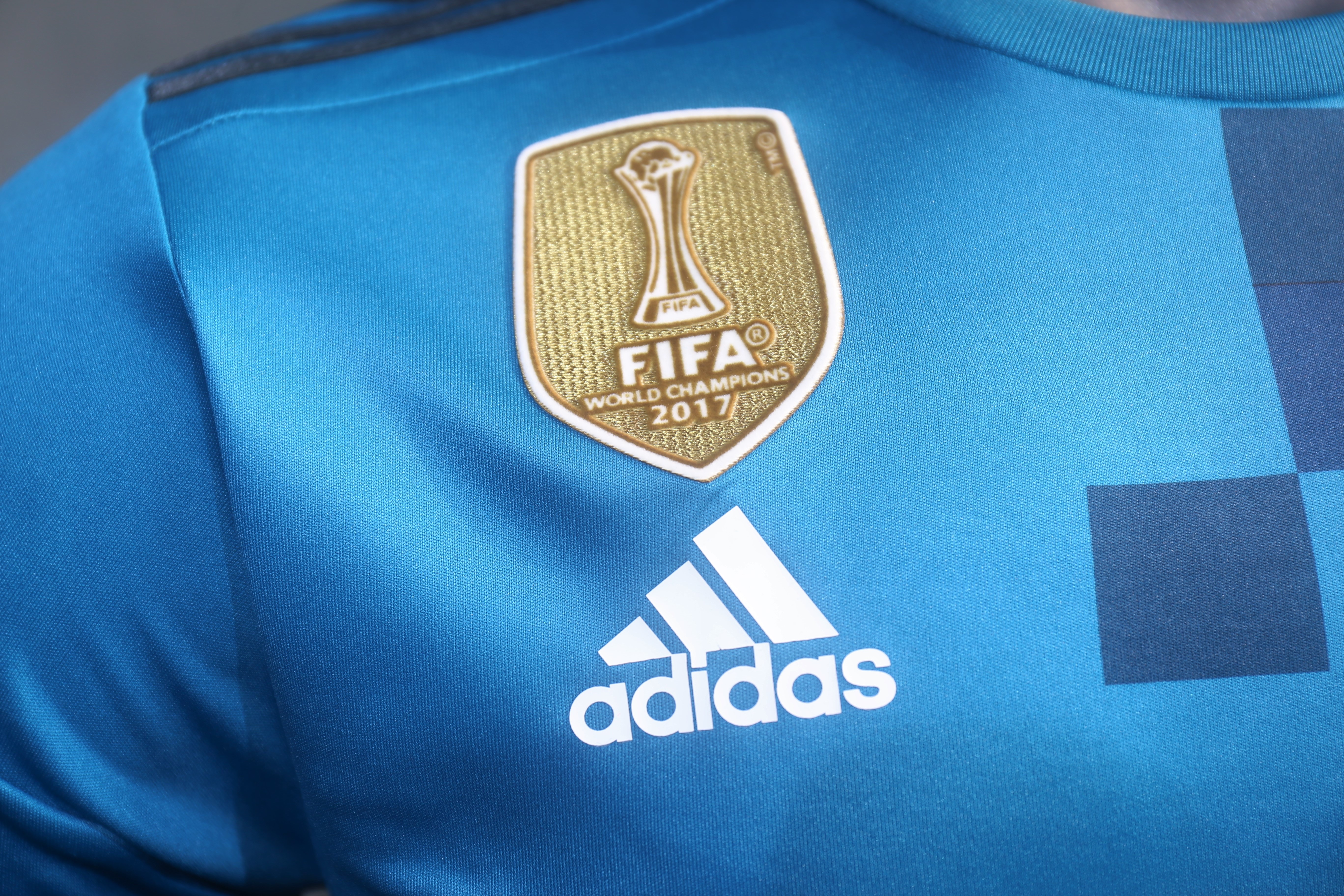 17-18 Real Madrid Second Away Retro Jersey Player Version - view 7