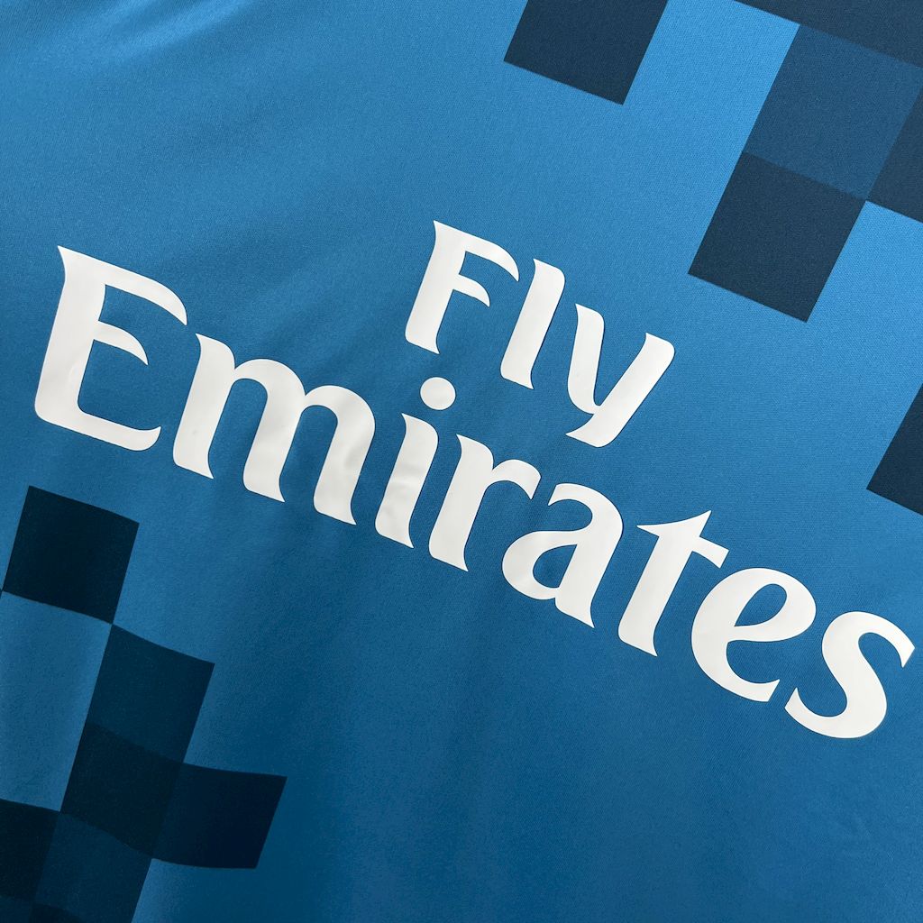 17-18 Real Madrid Second Away Retro Jersey - view 5