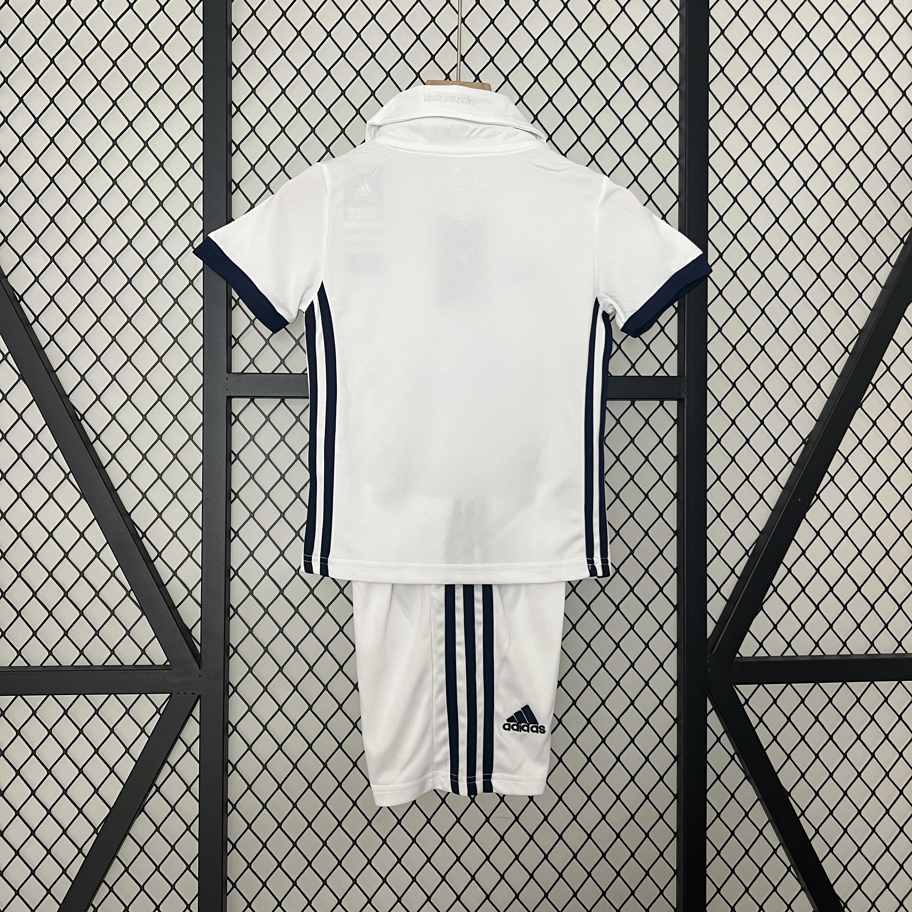 16-17 Real Madrid Home Retro Kids Kit Jersey+Shorts - view 3